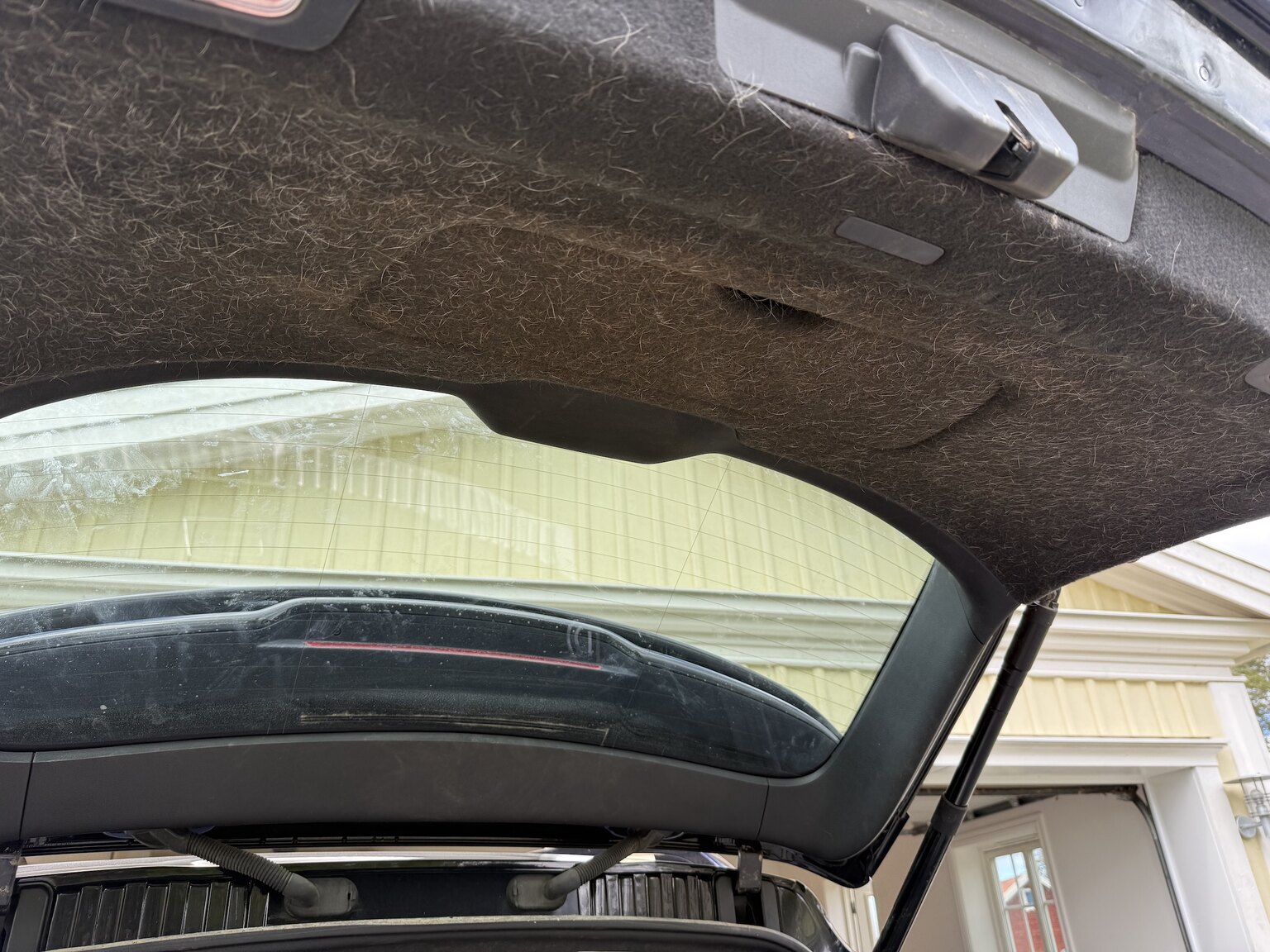 Interior image of 2013 Porsche Cayenne GTS