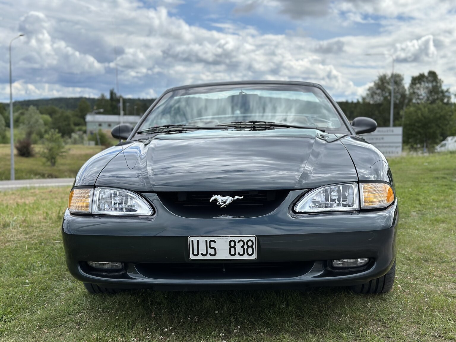 Exterior image of 1998 Ford Mustang GT Convertible