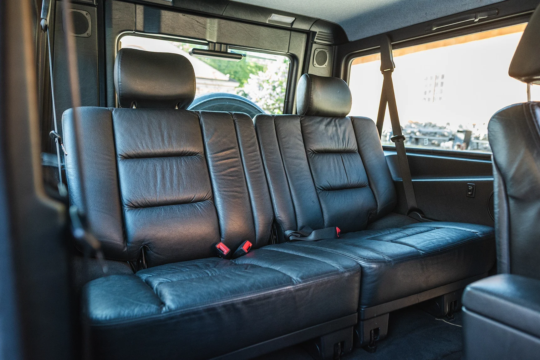 Interior image of 2002 Mercedes-Benz G400  (46)
