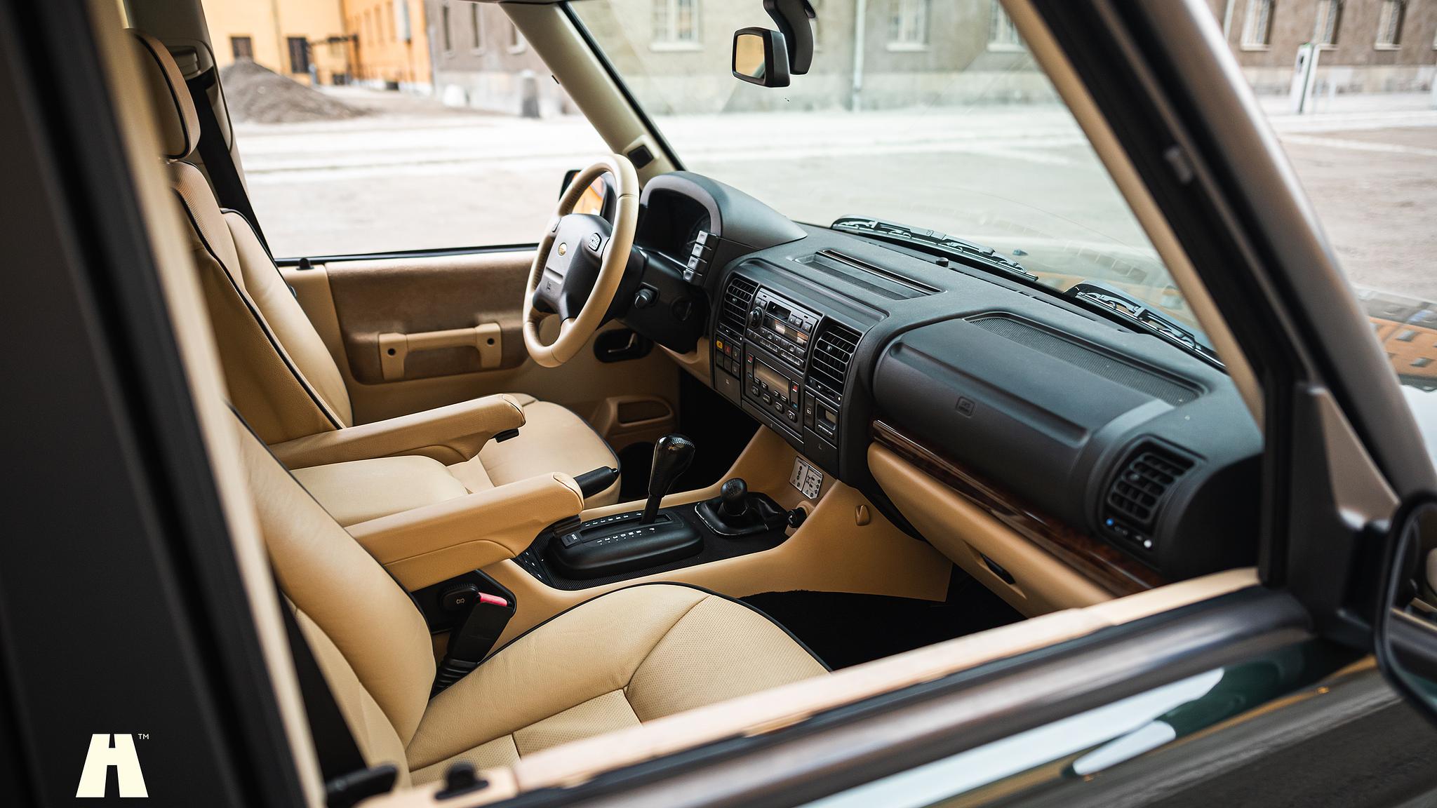 Interior image of 2003 Land Rover Discovery II, 2003
