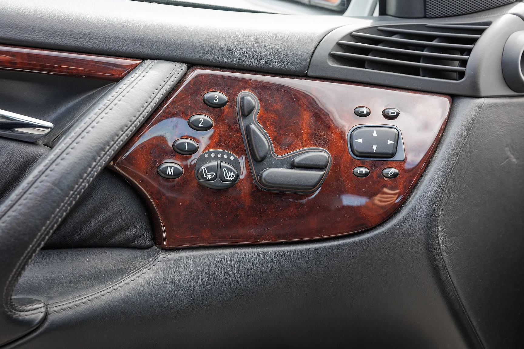 Interiörbild 2000 Mercedes-Benz CL 600 (101)