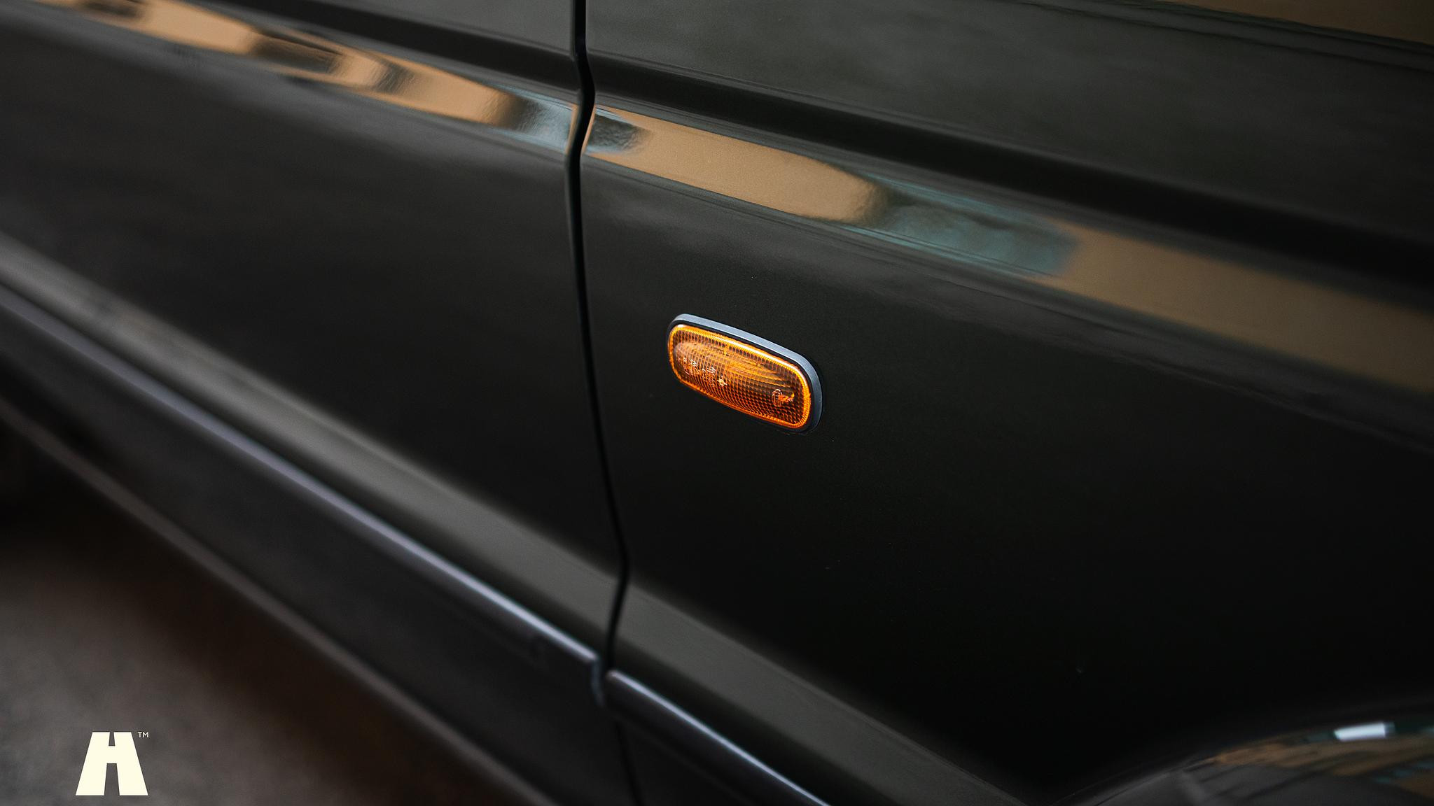 Exterior image of 2003 Land Rover Discovery II, 2003