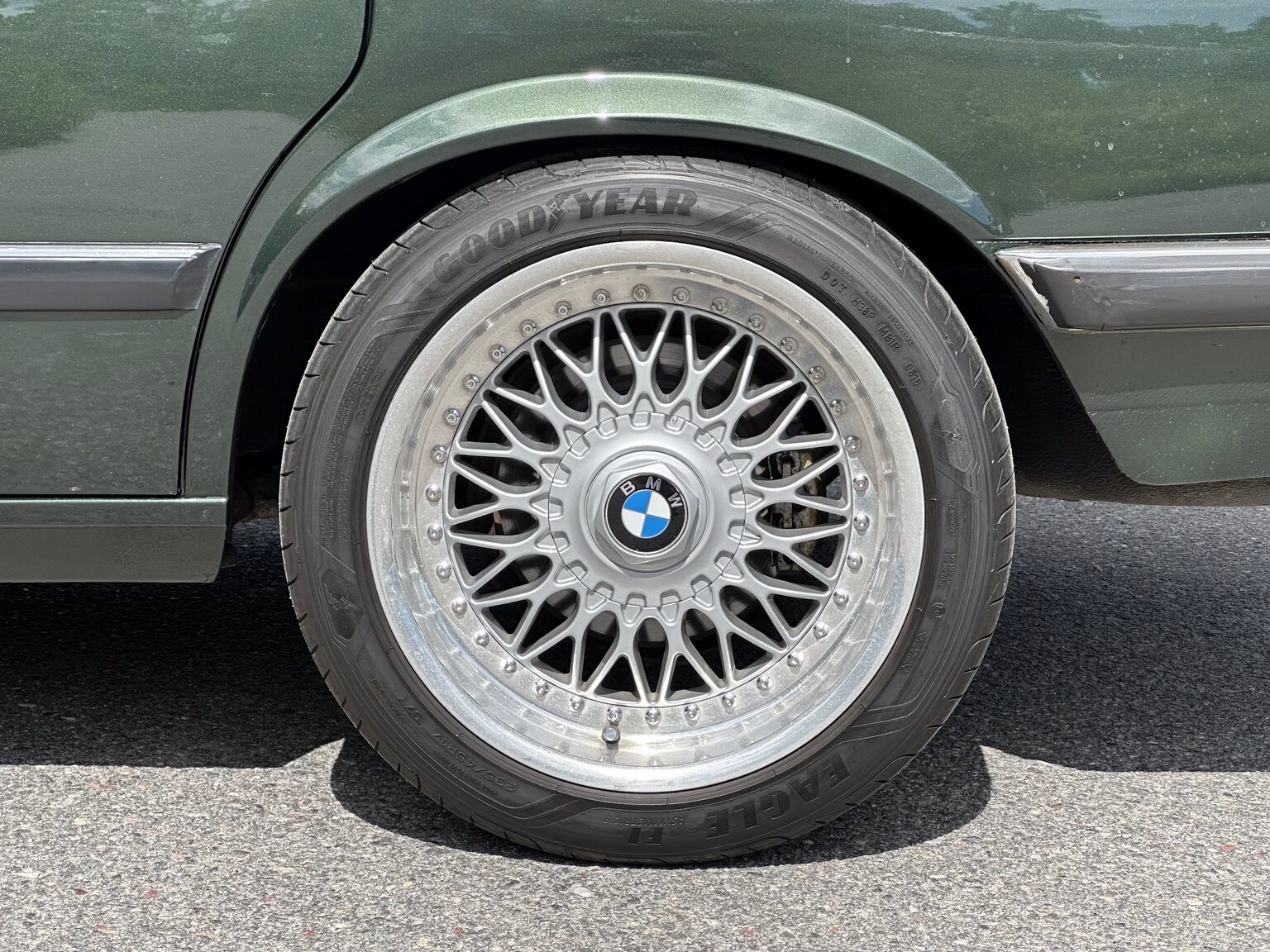 Exteriörbild på 1985 BMW 525E