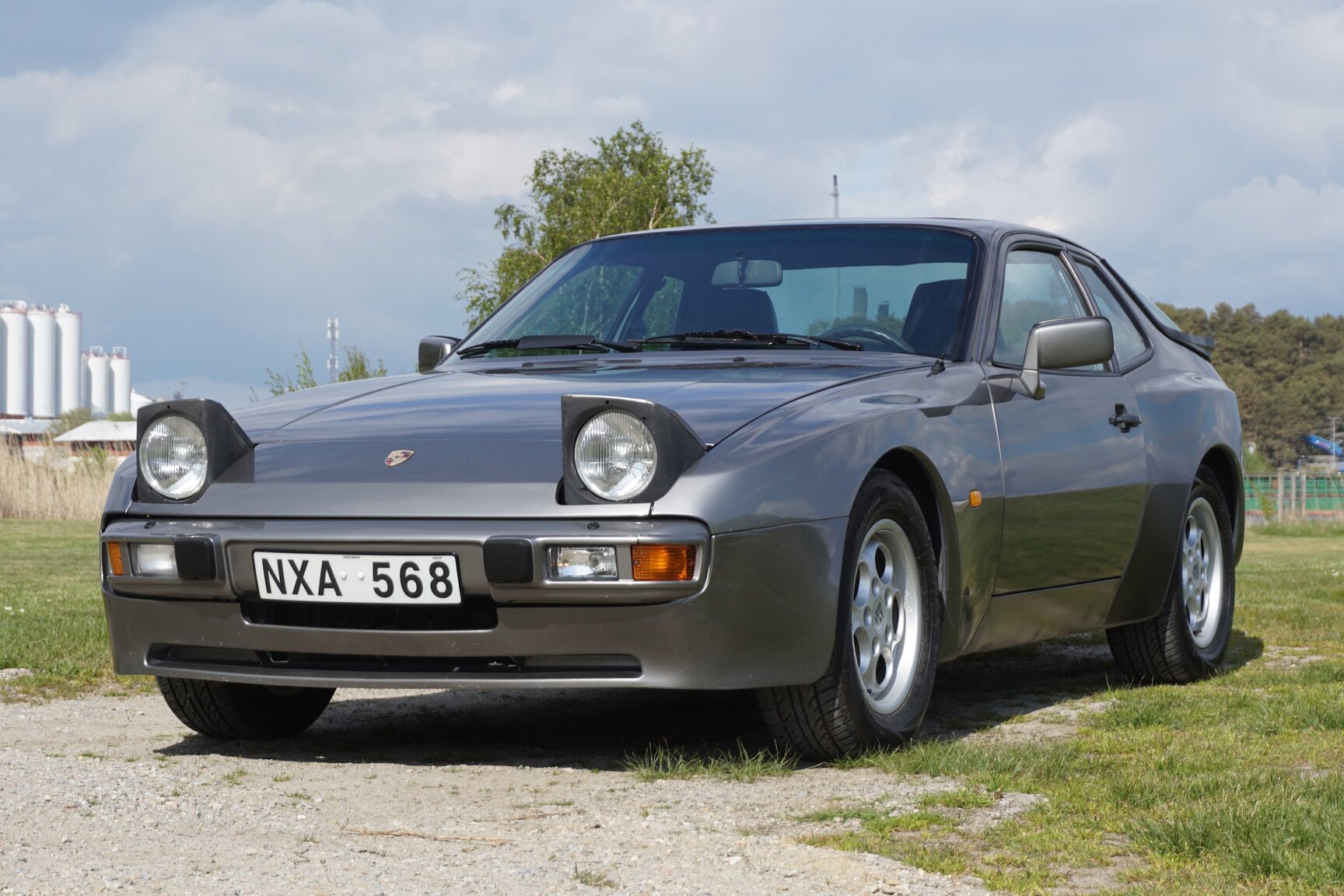 Exterior image of 1985 Porsche 944 "NO RESERVE AUCTION"