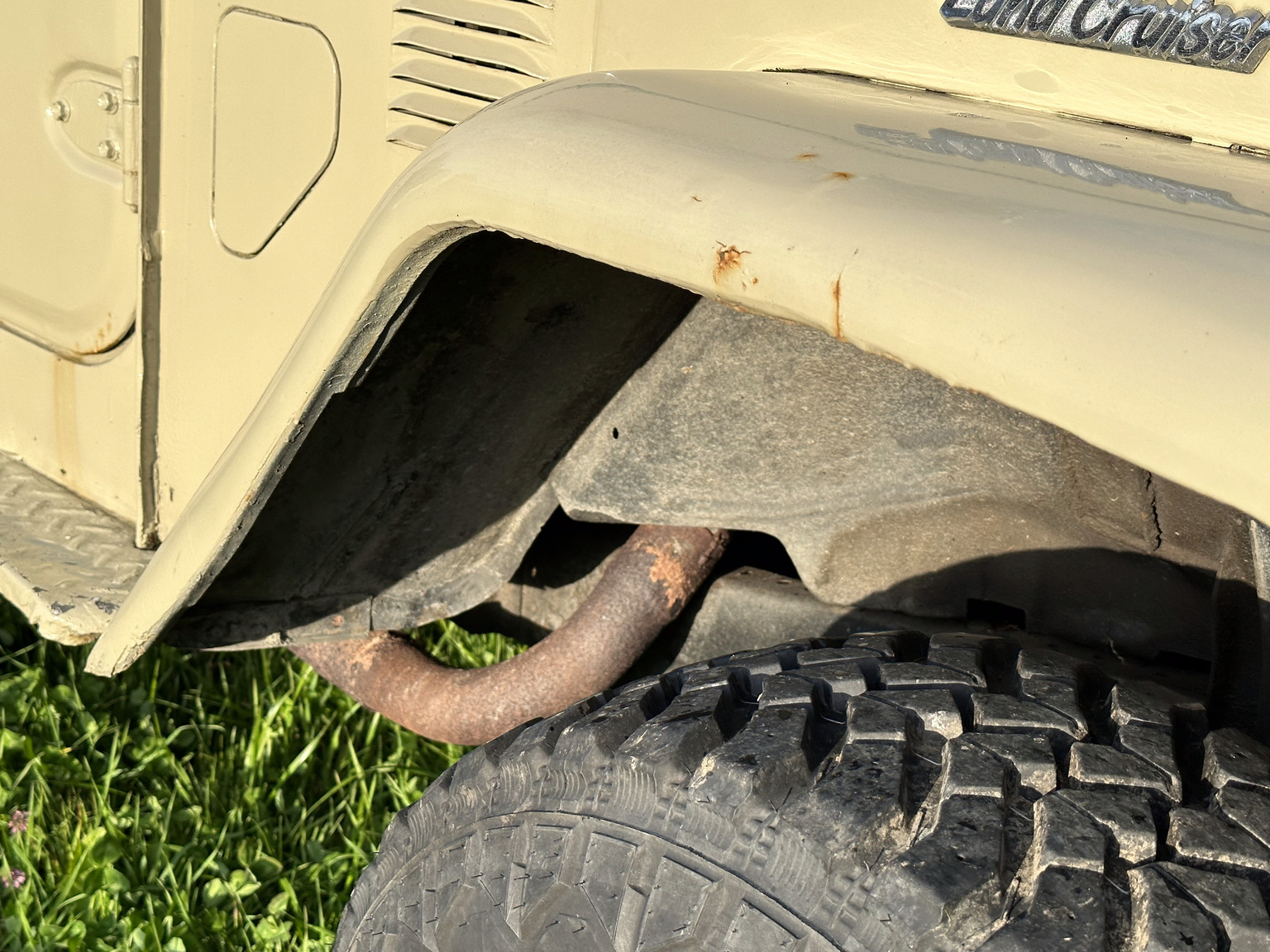 Exterior image of 1985 Toyota Land Cruiser BJ 42