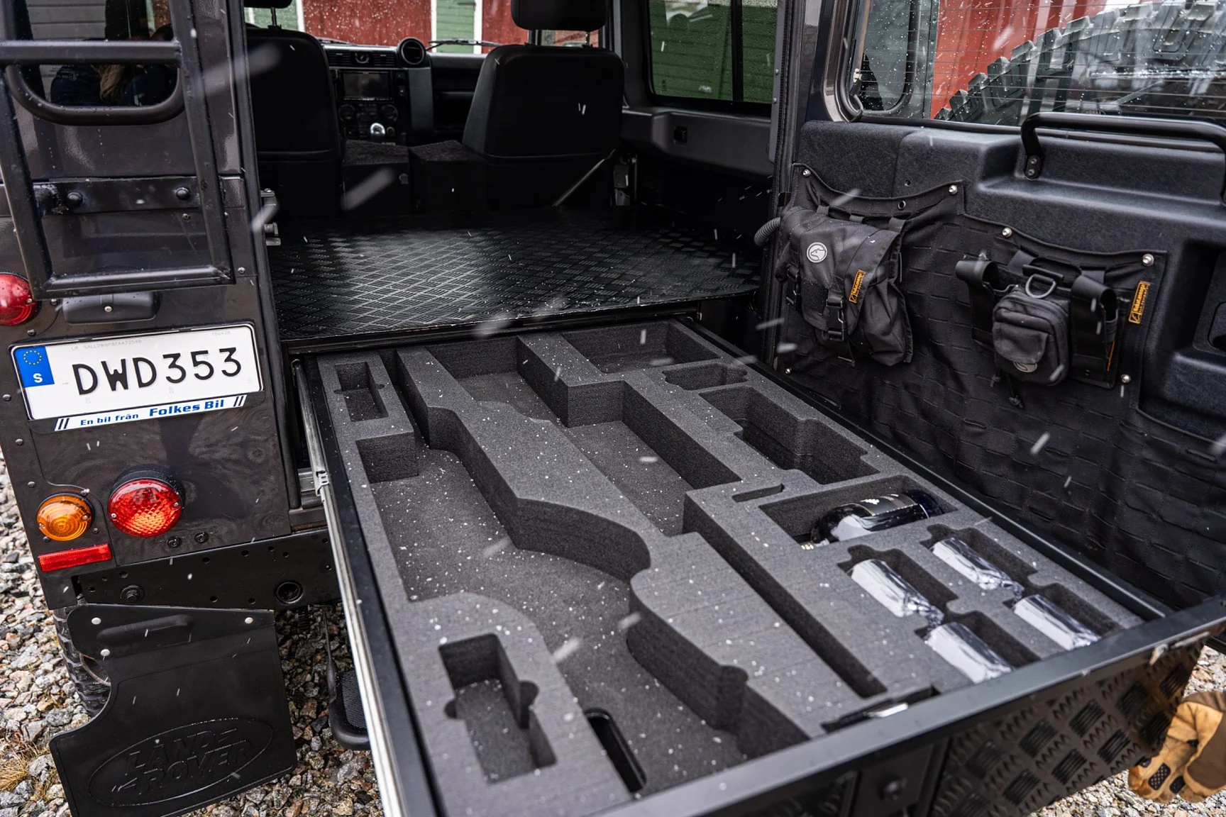 Innenraumfoto von 2015 Land Rover Defender 90 Special (27)