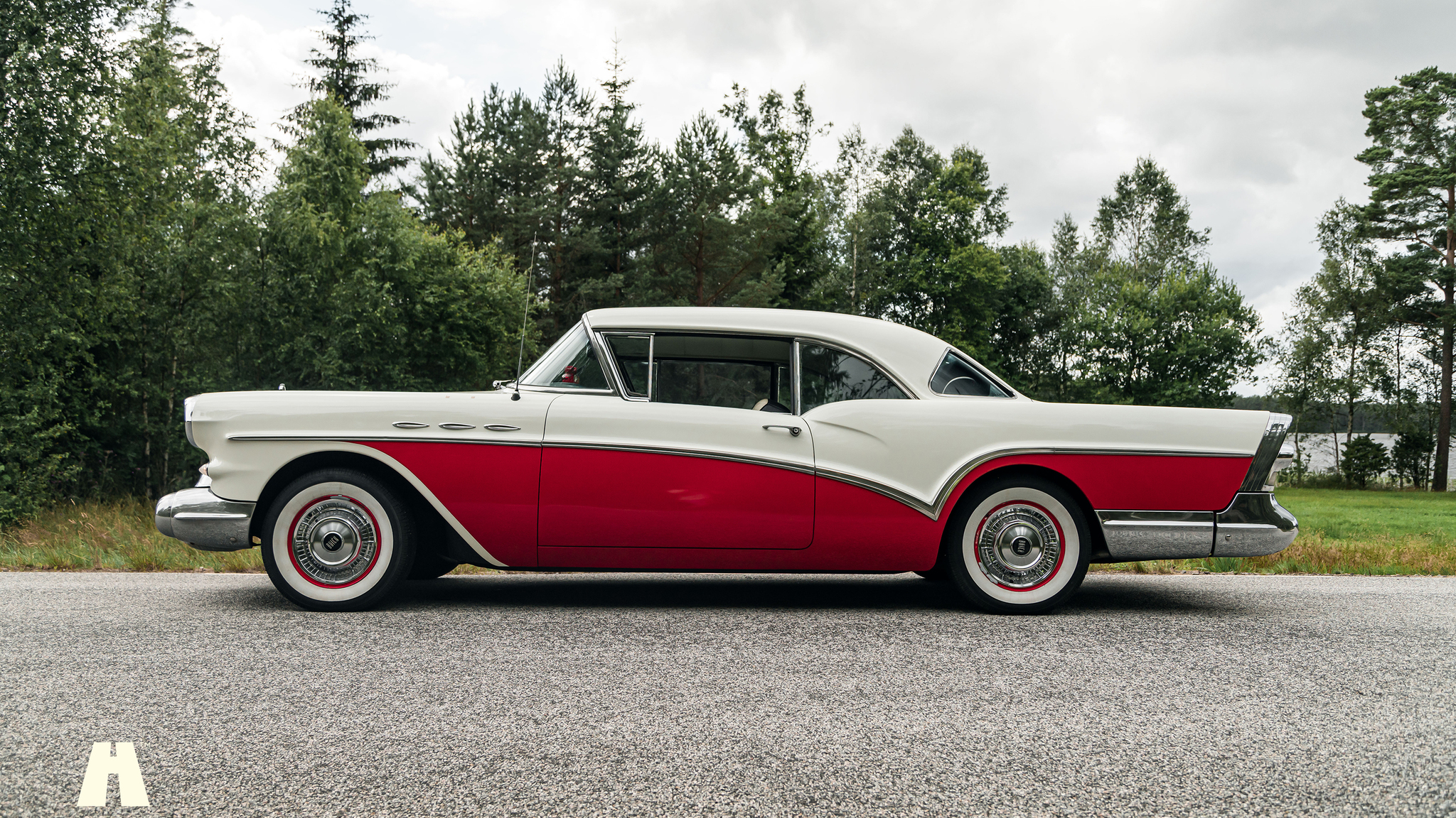 Exterior image of 1957 Buick Special Riviera (Model 46R) V8 (12)