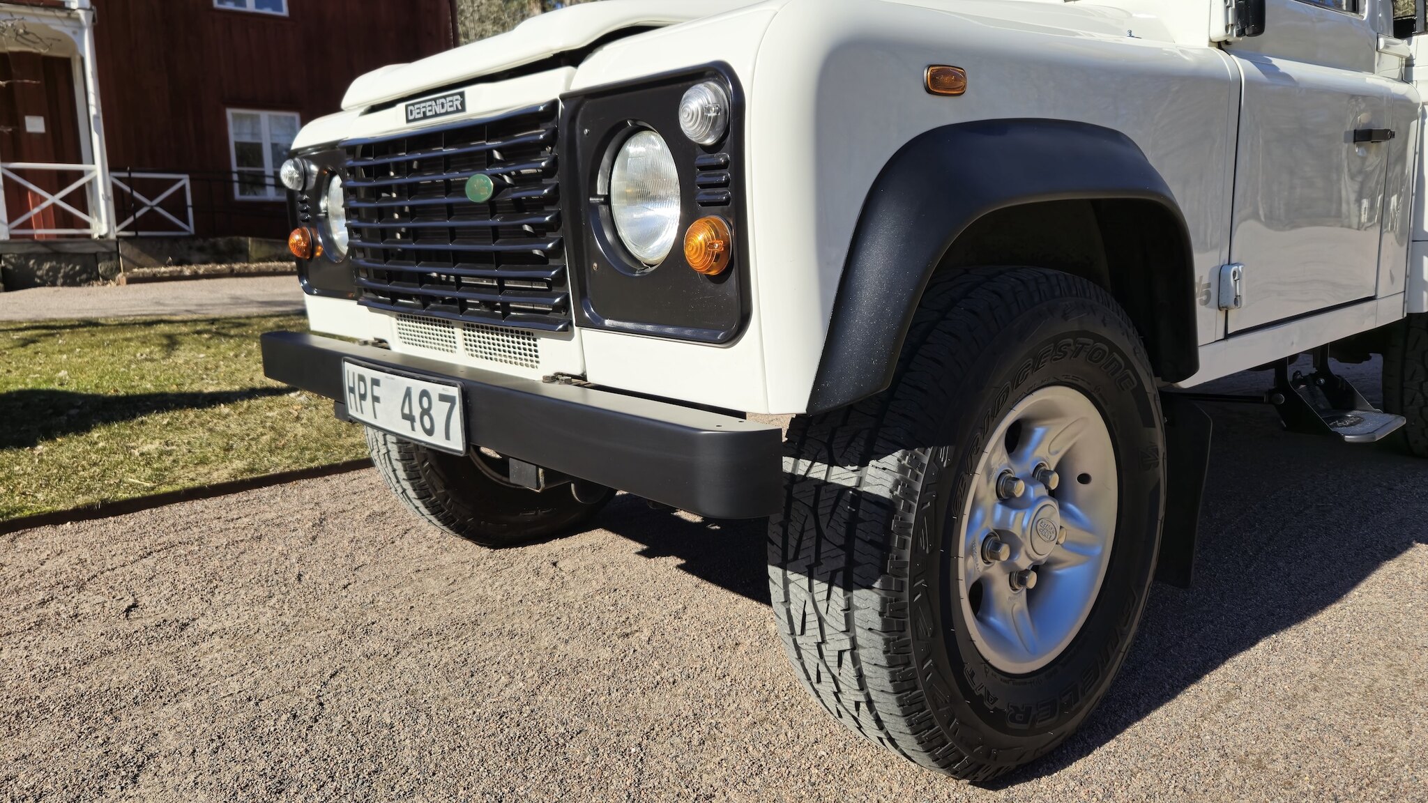 Exterior image of 1999 Land Rover Defender Single Cab Pickup