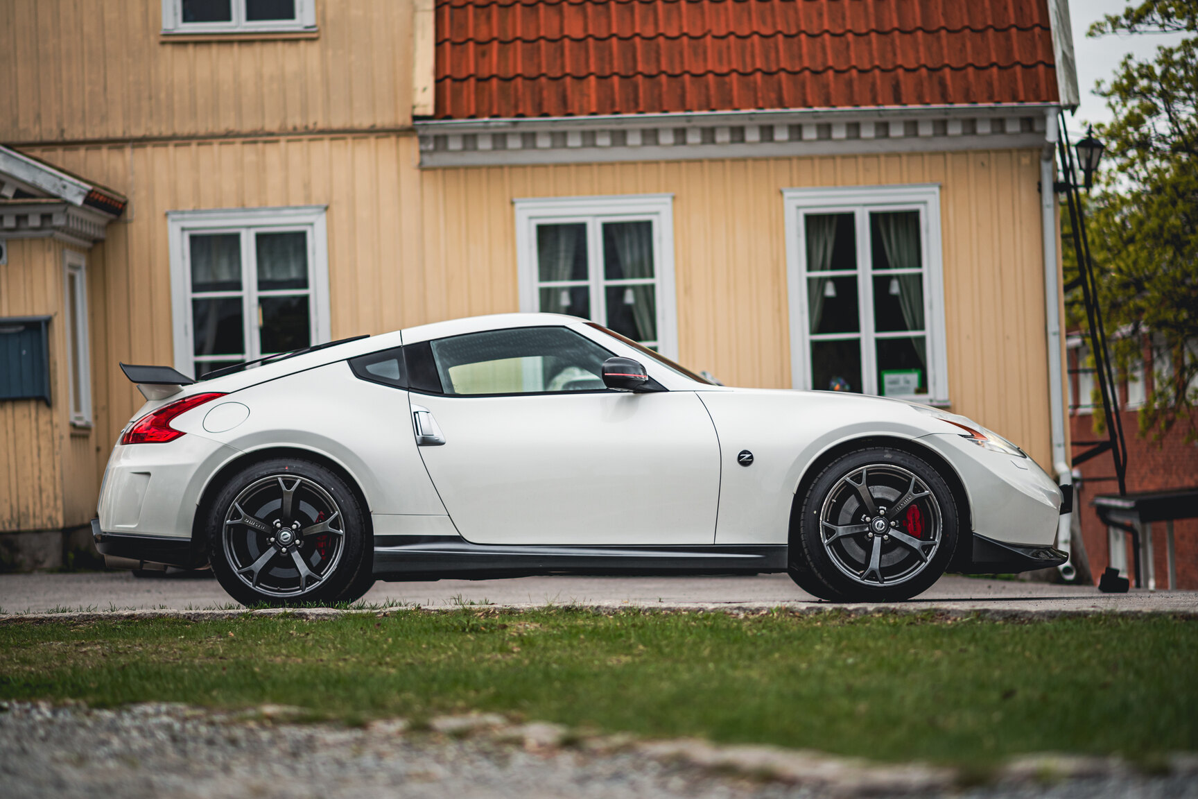 Exterior image of 2014 Nissan 370Z Nismo