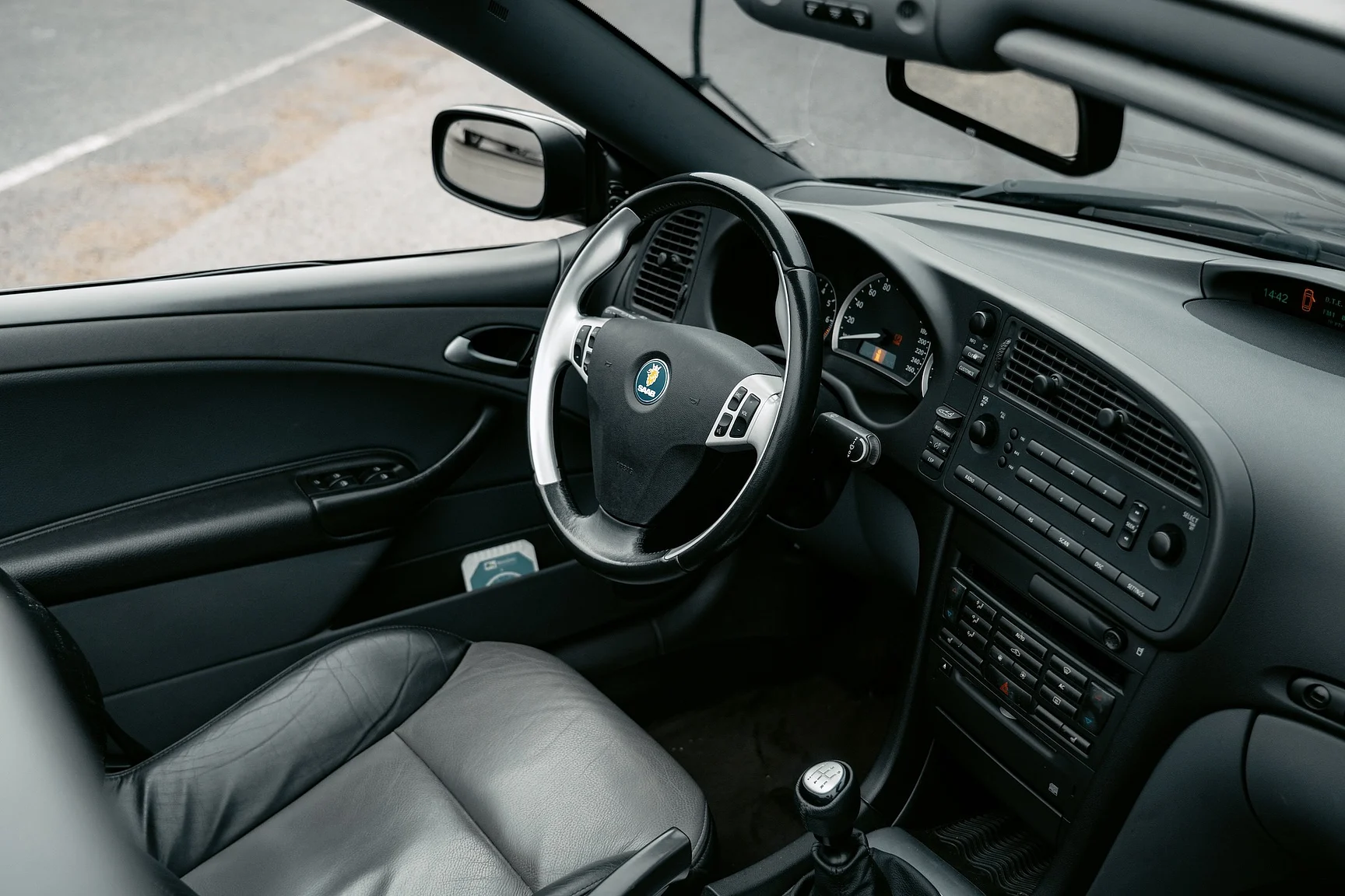 Innenraumfoto von 2004 SAAB 9-3 Aero 2.0T Cabriolet (26)