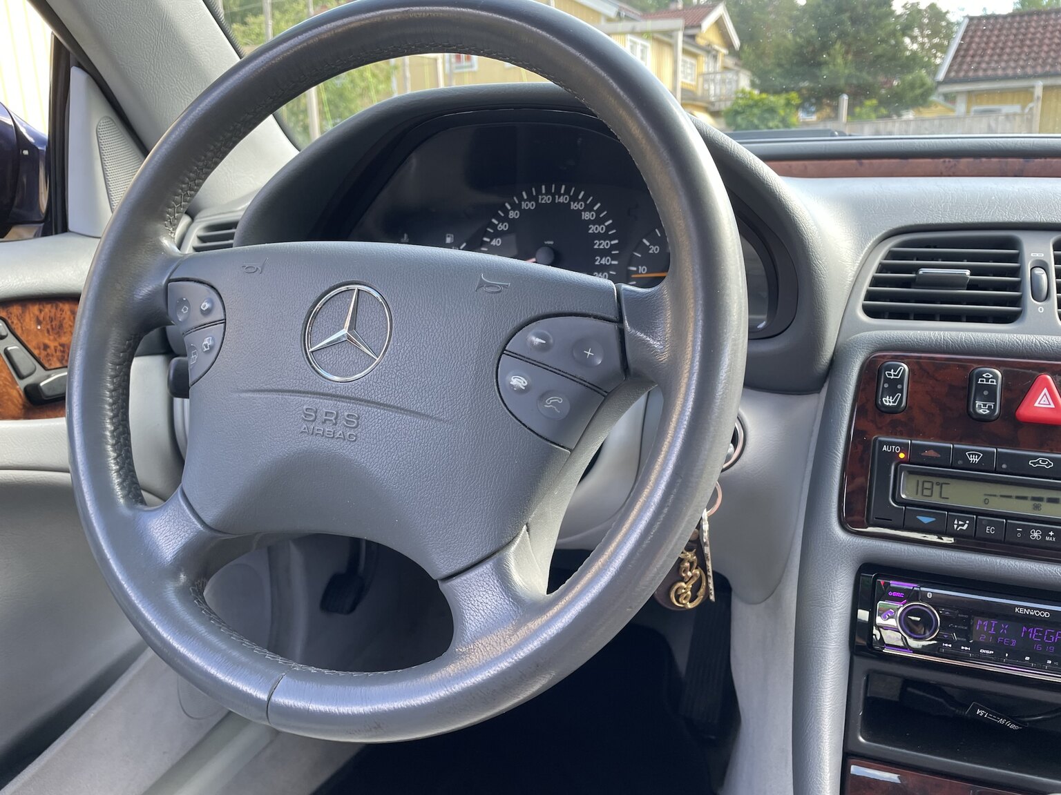 Interiörbild 2001 Mercedes-Benz CLK 230 Kompressor