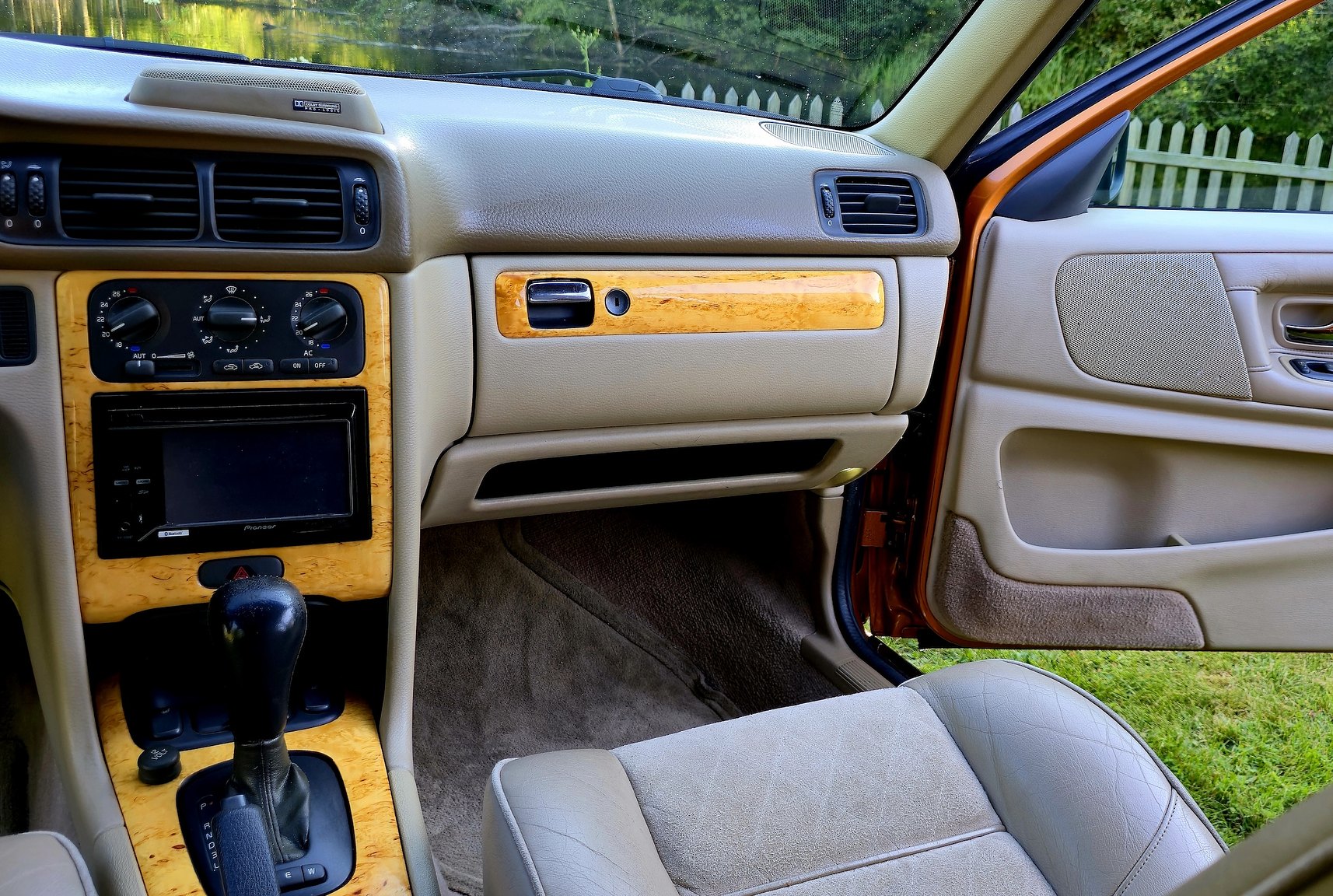 Interior image of 1998 Volvo V70 R 2.3 T Automatisk