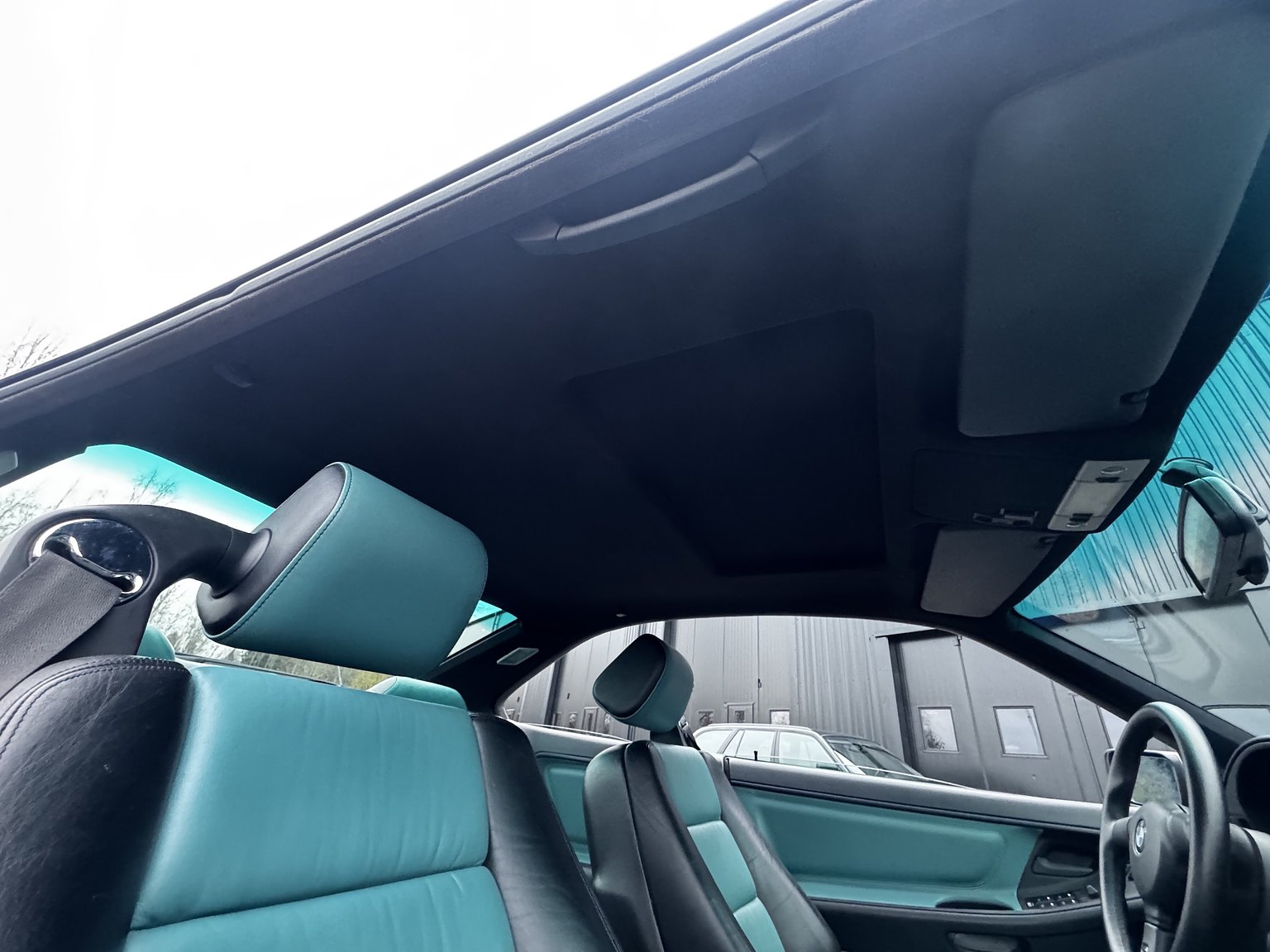 Innenraumfoto von 1992 BMW 850i 6-speed manual - NO RESERVE