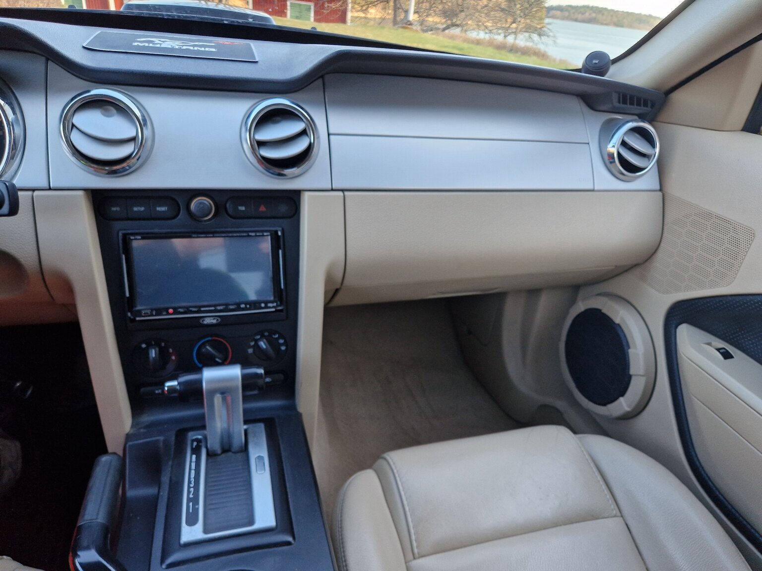 Interior image of 2007 Ford Mustang V6 