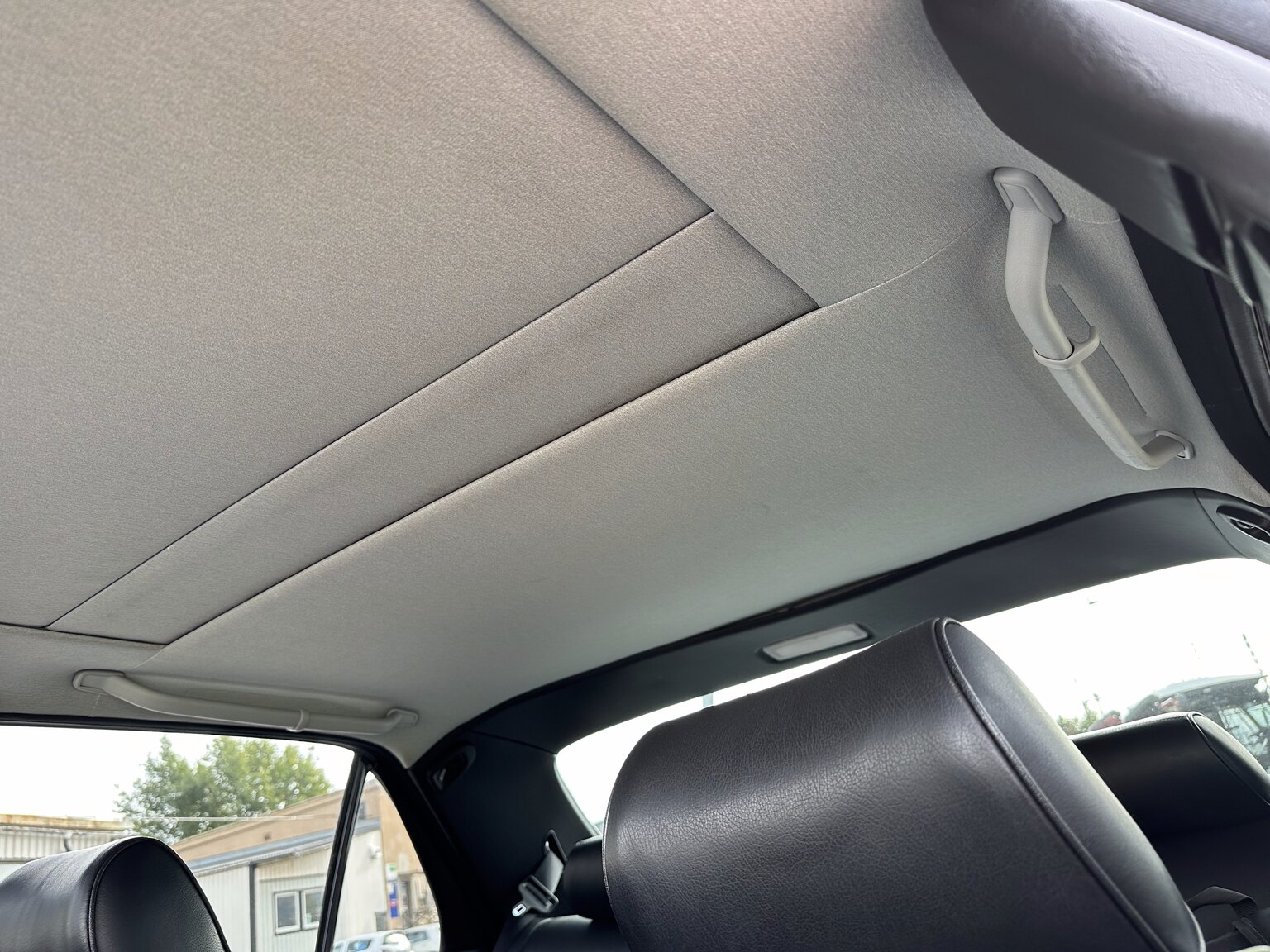 Interior image of 1987 Mercedes 300 SE (11)