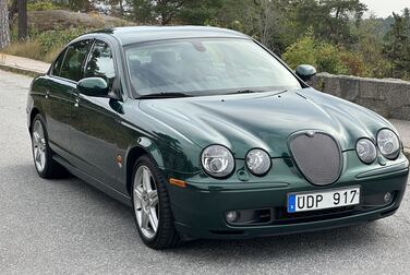 Exterior image of 2003 Jaguar S-Type R