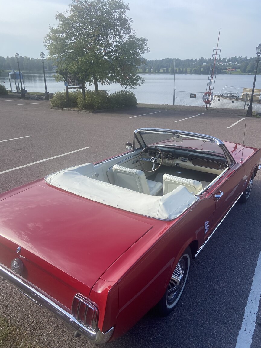 Exteriörbild på 1966 Ford Mustang Convertible