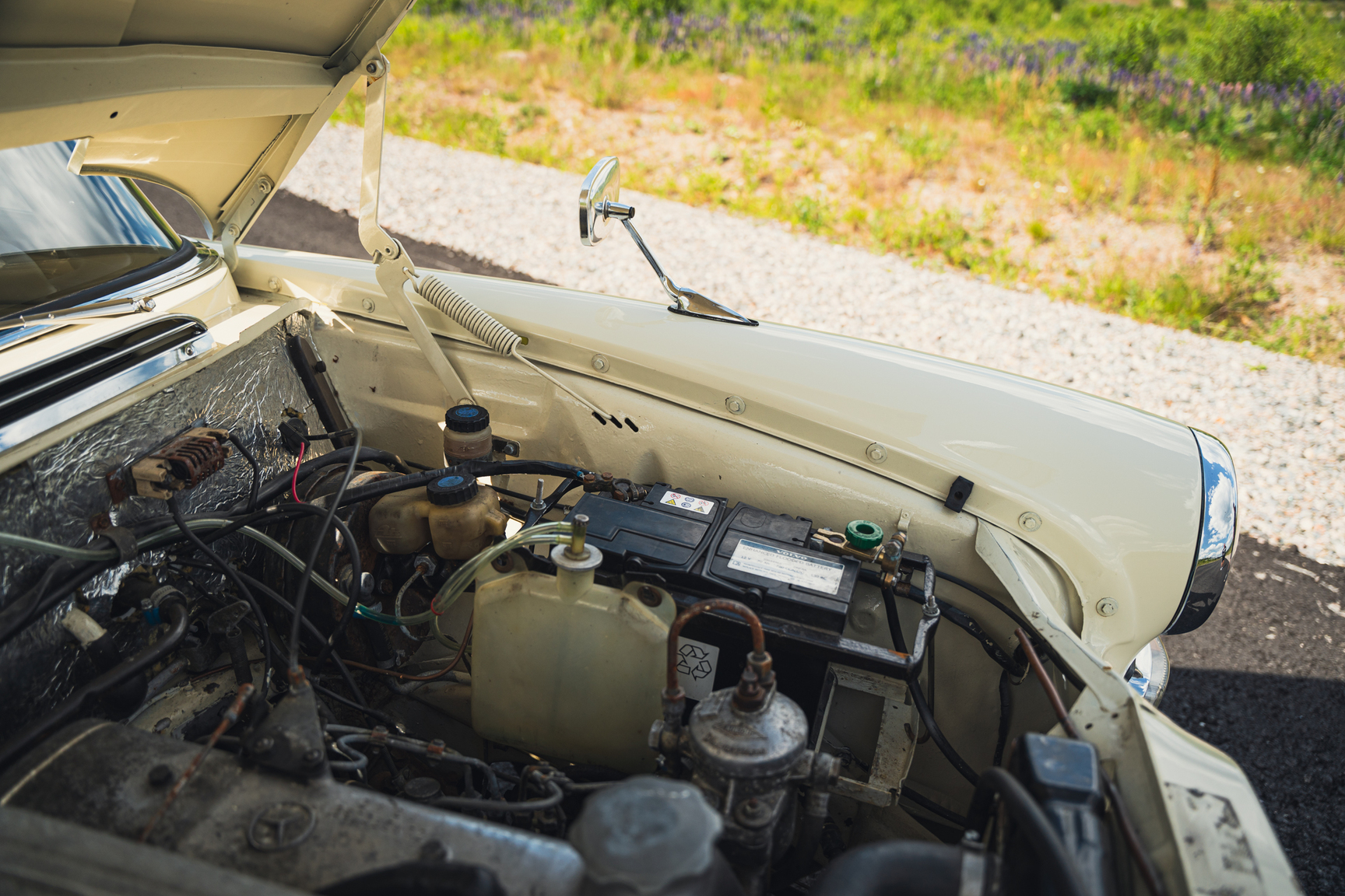 Image of 1966 Mercedes-Benz 200 D "Heckflosse" mechanics