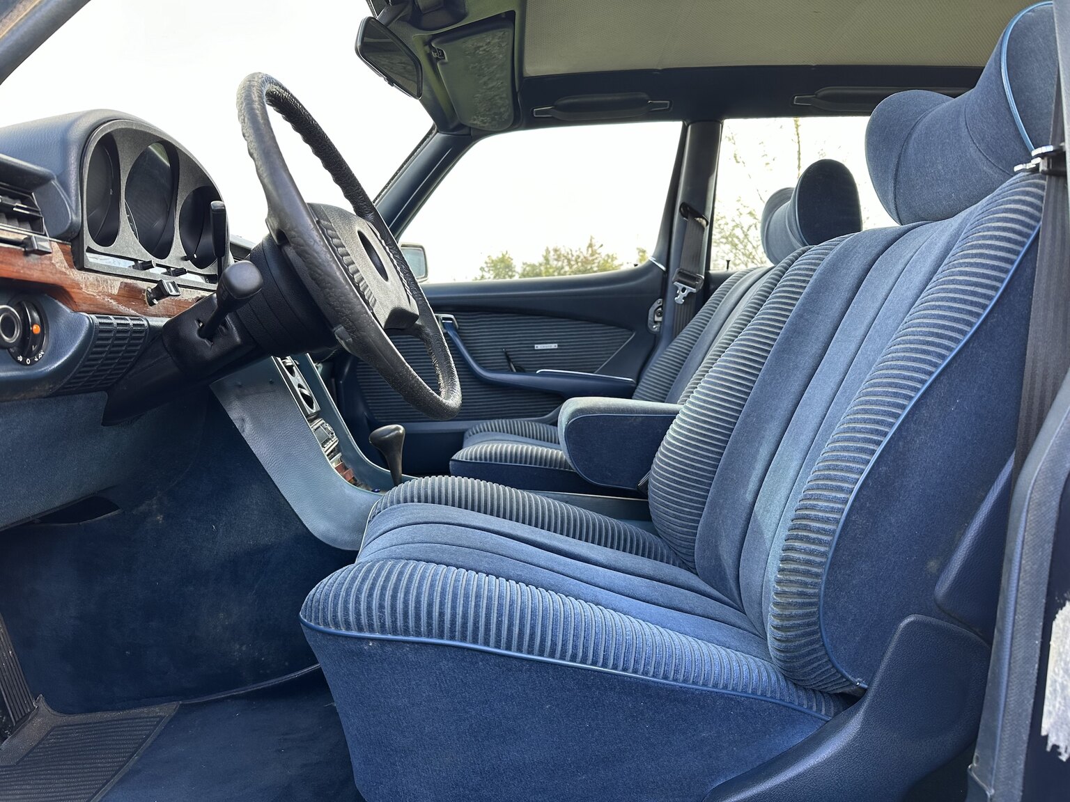 Interiörbild 1975 Mercedes-Benz 450 SEL 6.9 Bepansrad 