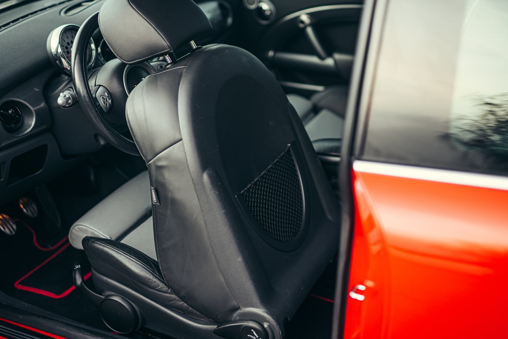 Interior image of 2006 Mini Cooper John Cooper Works
