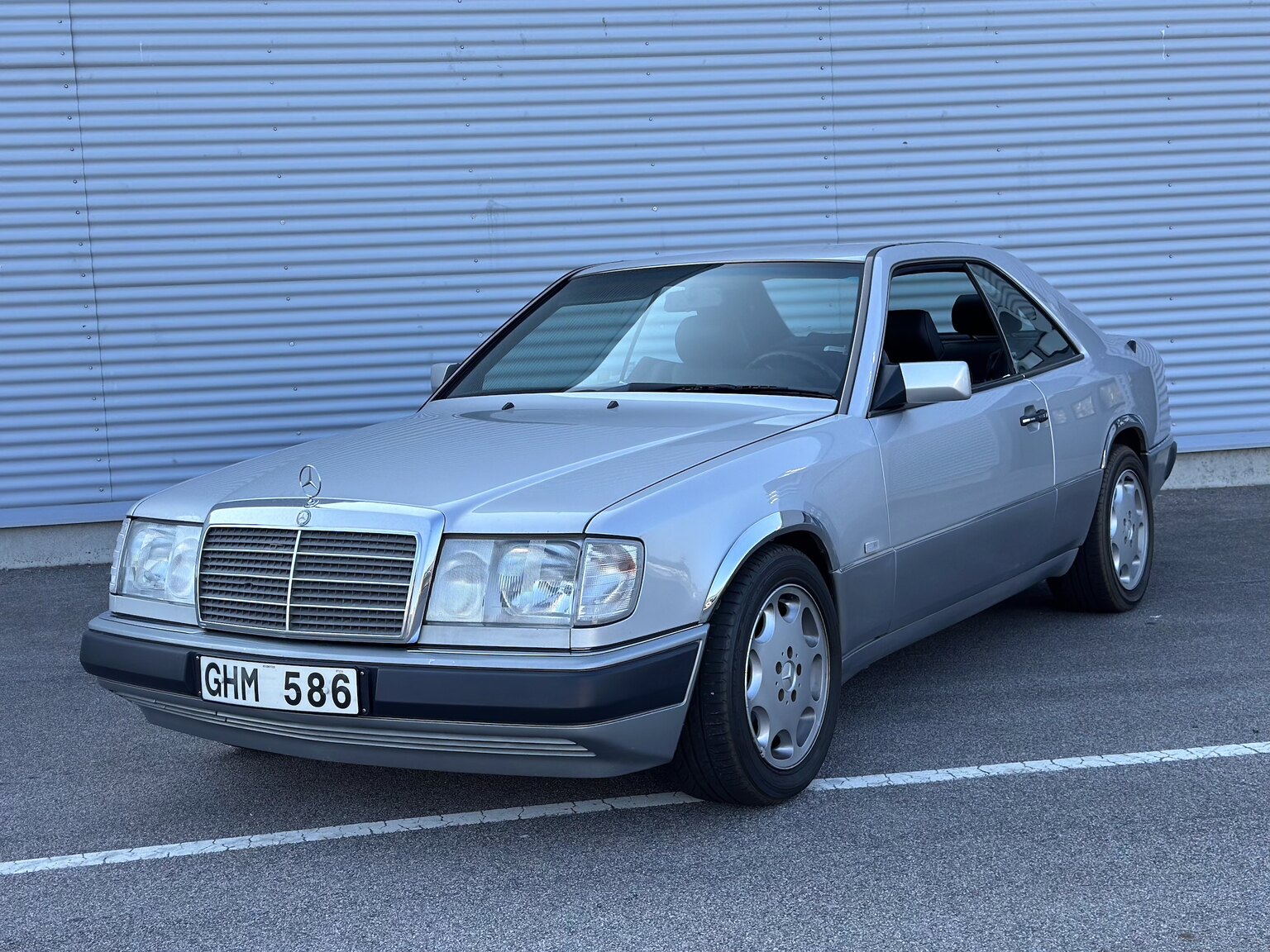 Exterior image of 1992 Mercedes-Benz 300 CE-24