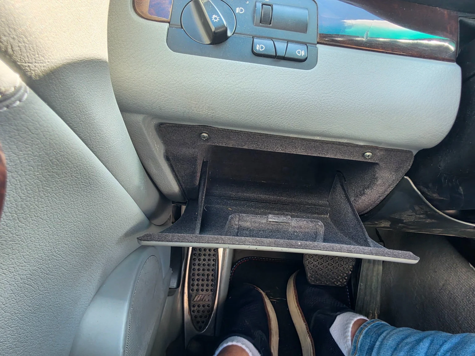 Interior image of 2002 BMW 330Ci Convertible (14)
