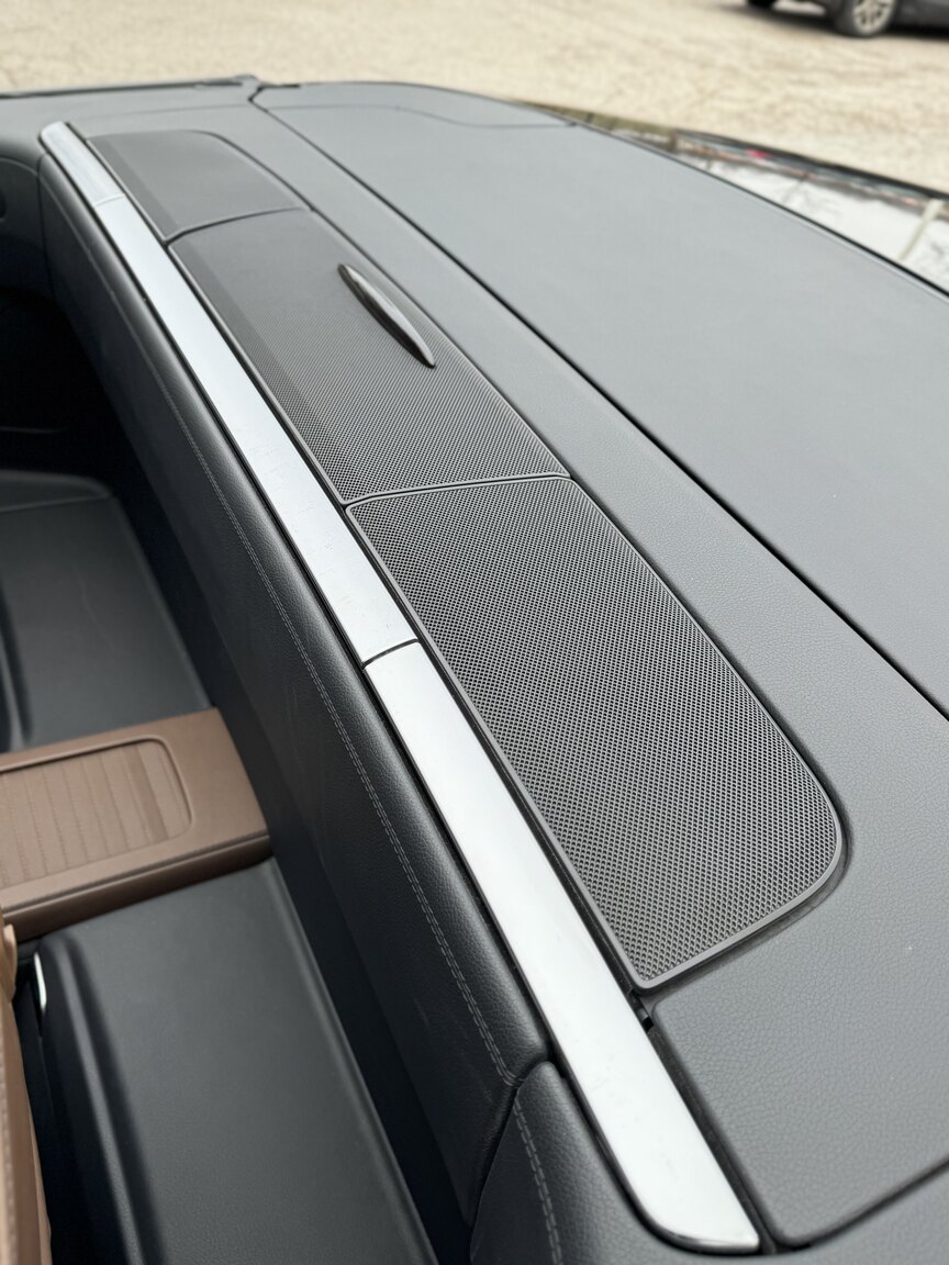 Interior image of 2013 MERCEDES-BENZ SL 500