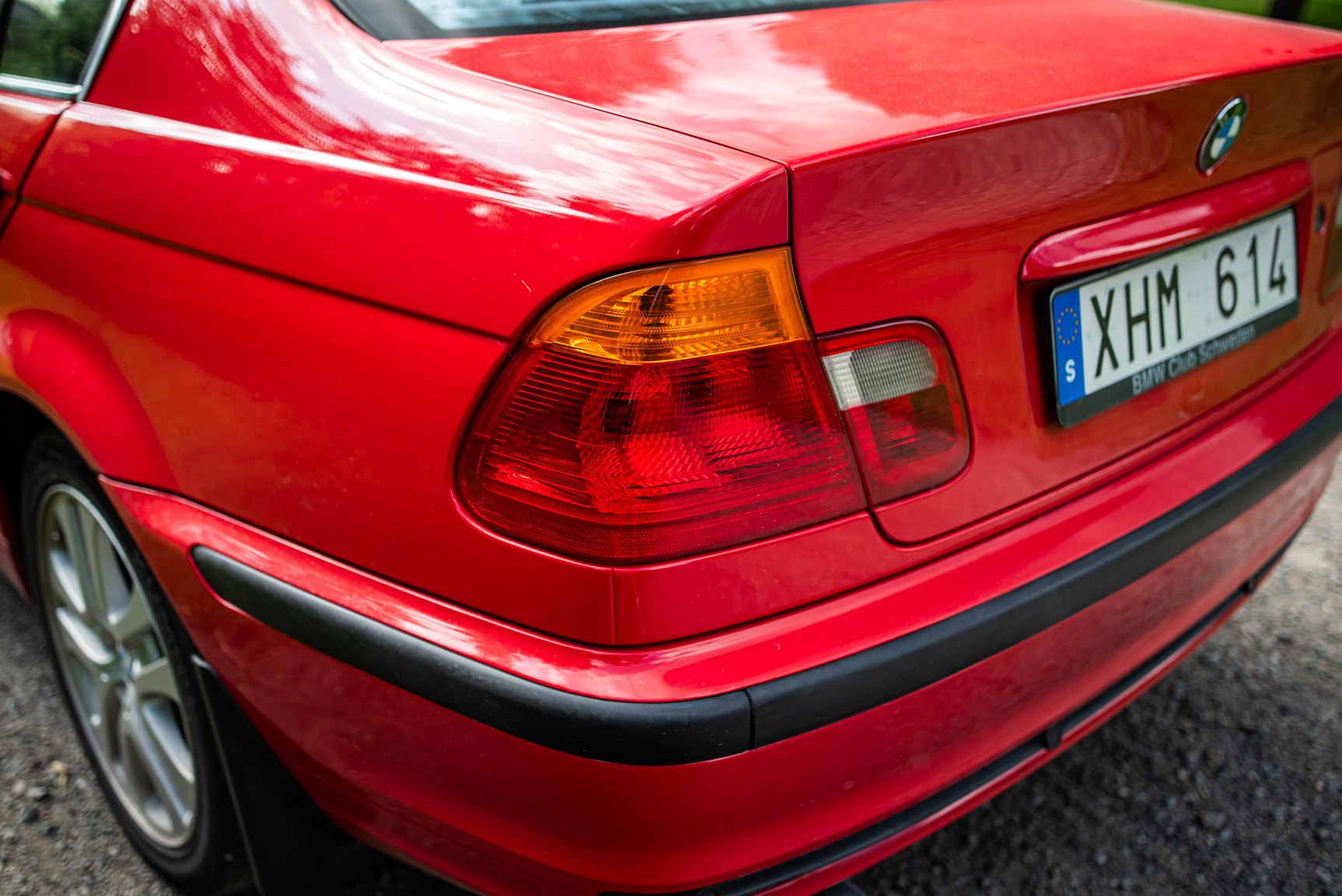 Exterior image of 2001 BMW 330Xi