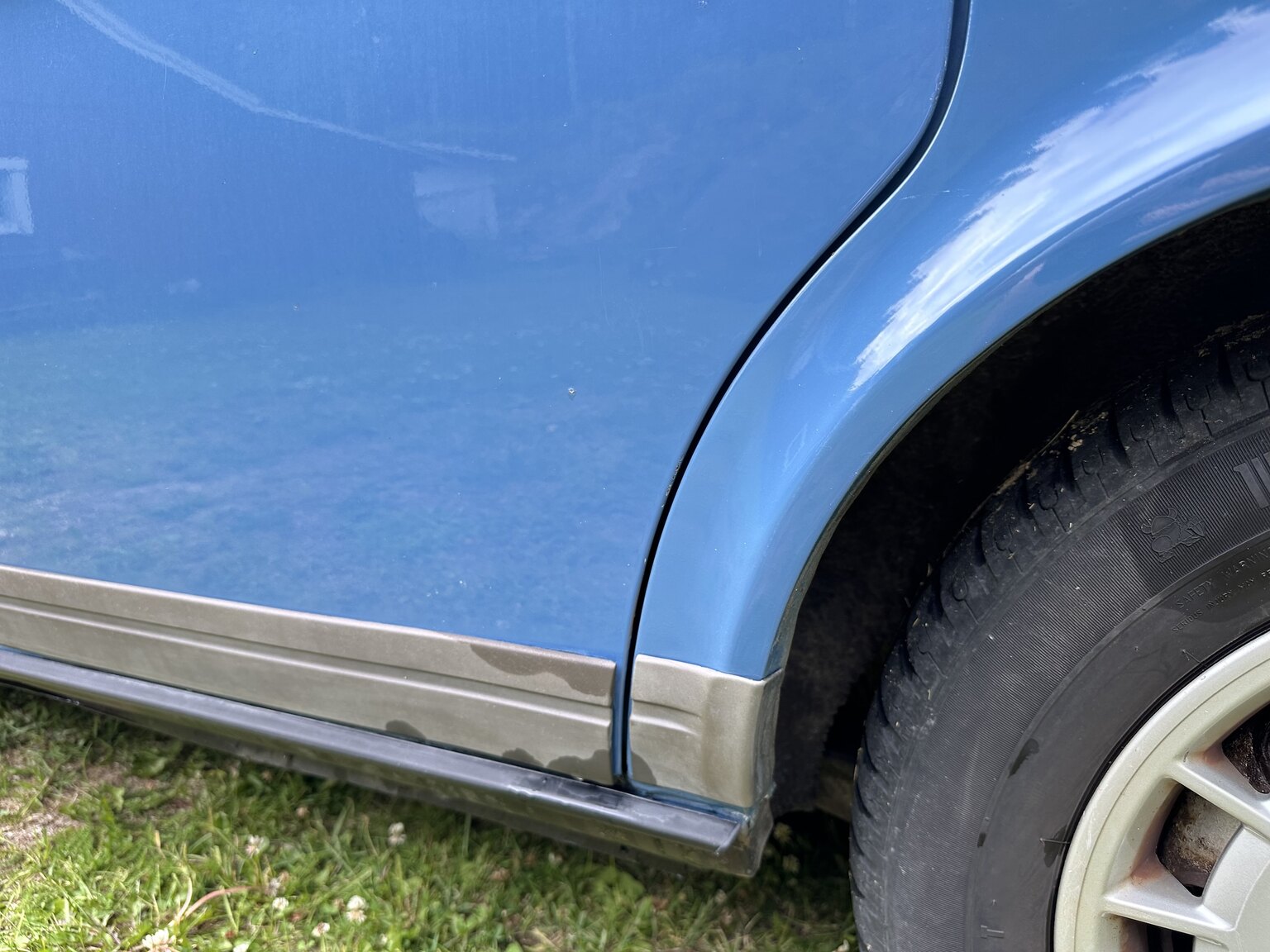 Aussenfoto 1986 Volvo 244