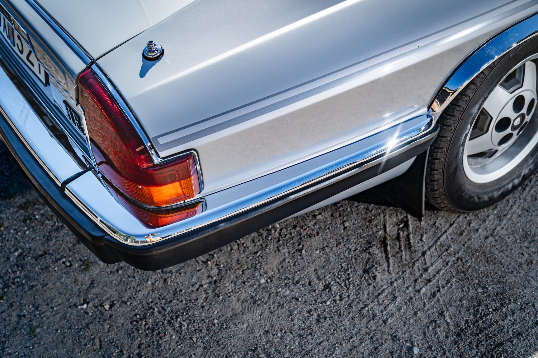 Exteriörbild på 1985 Jaguar XJ-S HE