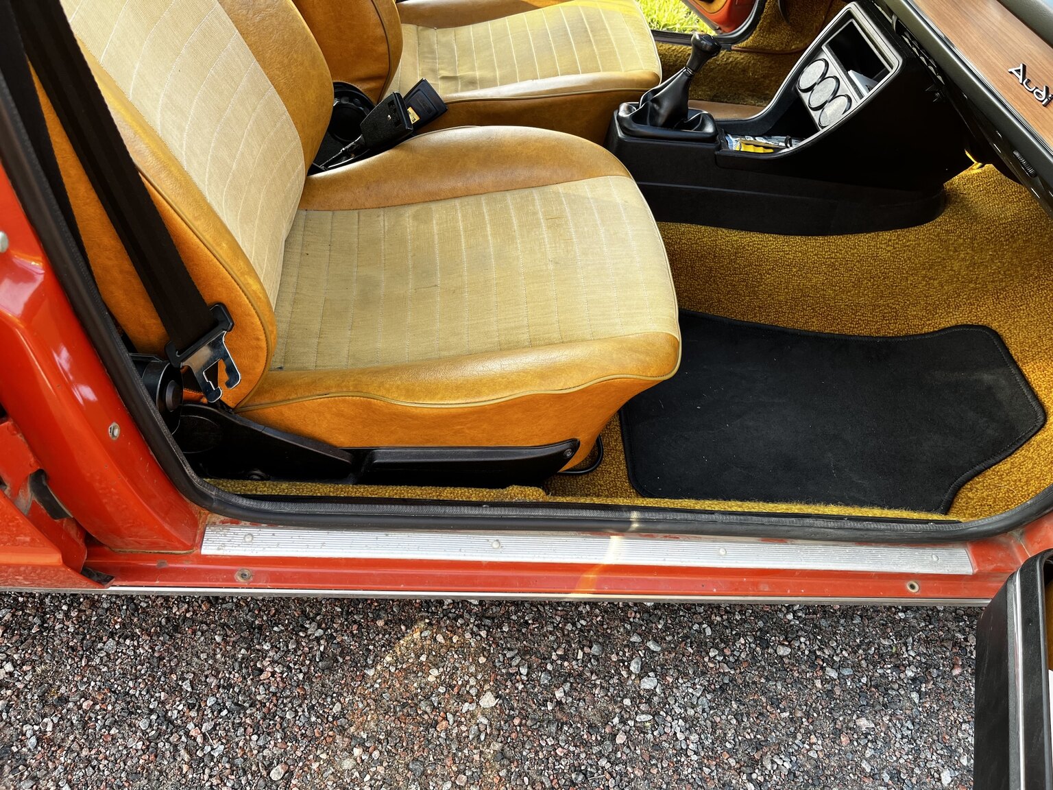 Interiörbild 1976 Audi 80 GL B1 