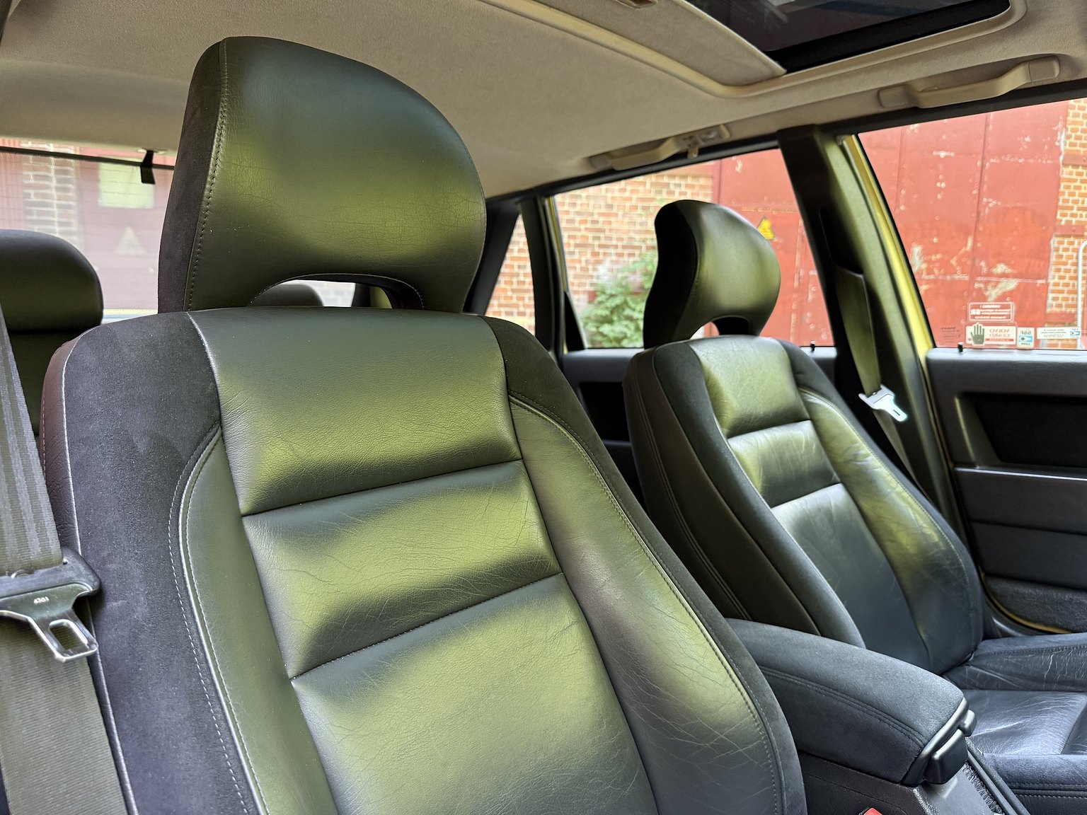 Interior image of 1995 Volvo 850 T-5R