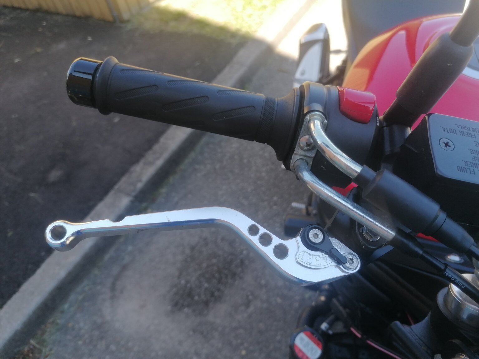 Exteriörbild på 2017 Suzuki SV650