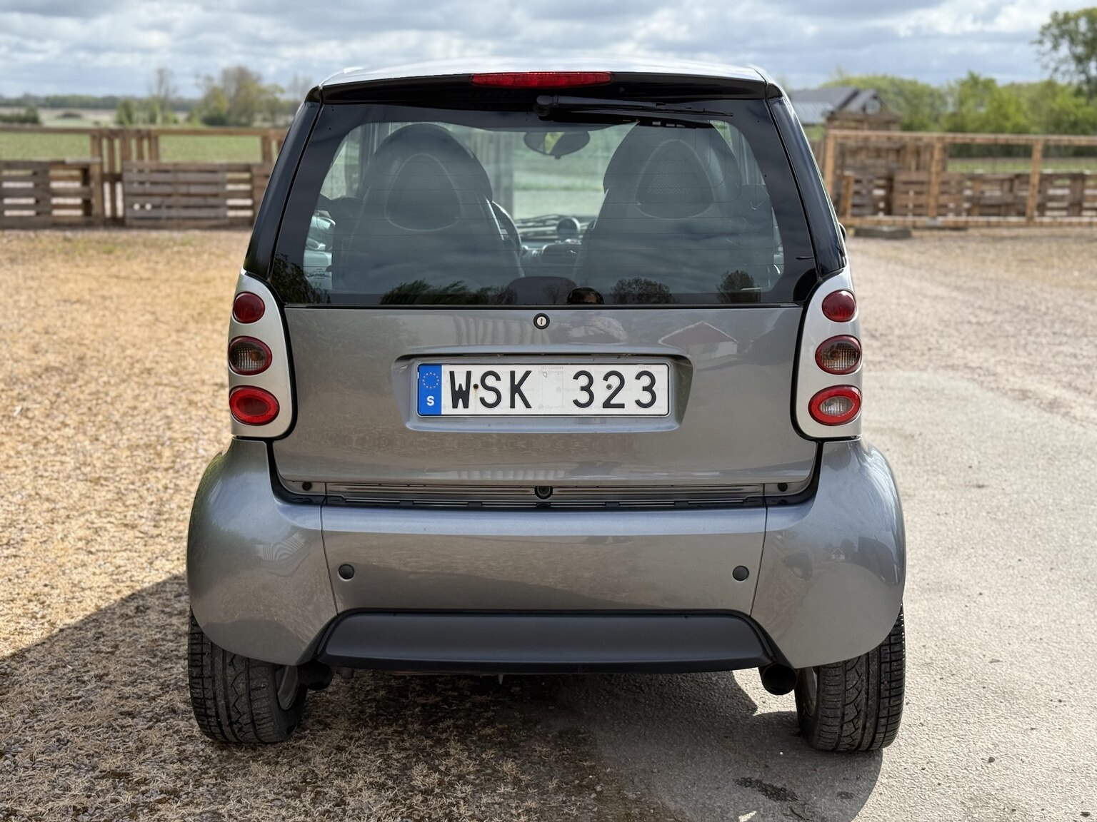 Exterior image of 2005 Smart Fortwo 0.7