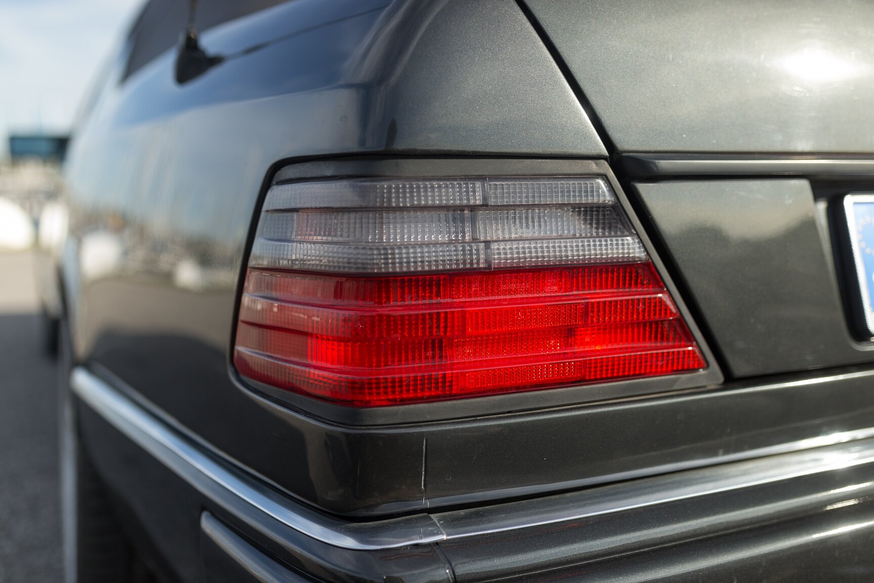 Exterior image of 1993 Mercedes-Benz 300 CE-24 Cabriolet