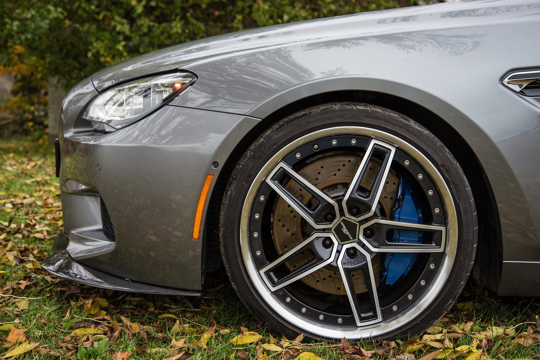 Exterior image of 2014 BMW M6C