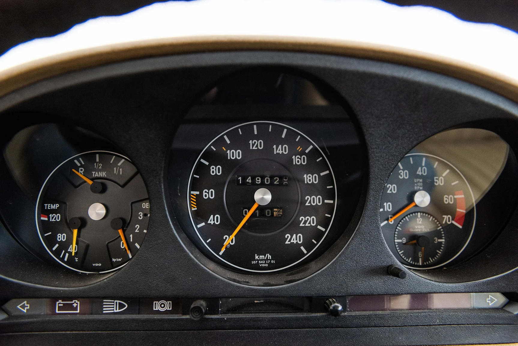 Innenraumfoto von 1975 Mercedes Benz 450 SLC (19)