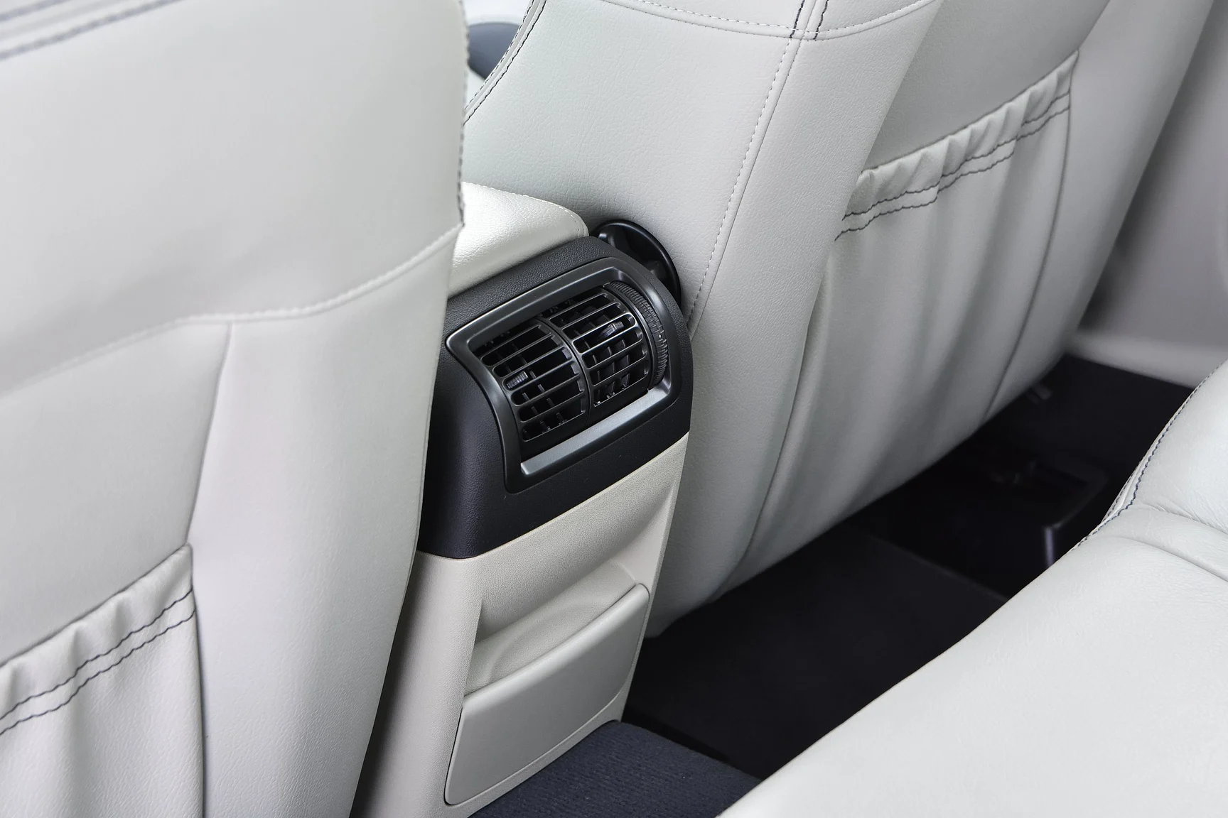 Interior image of 2014 Saab 9-3 Aero Hirsch Edition (48)
