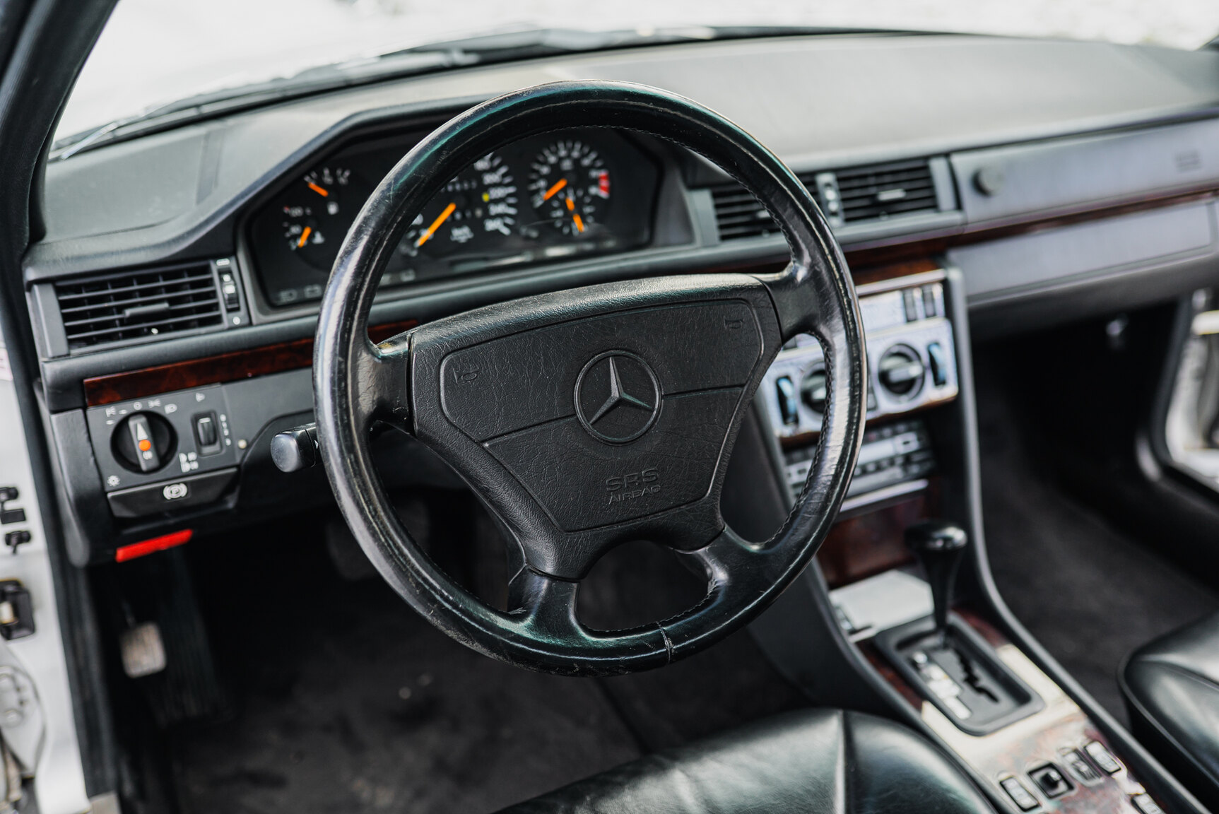 Interiörbild 1992 Mercedes-Benz 300CE-24V