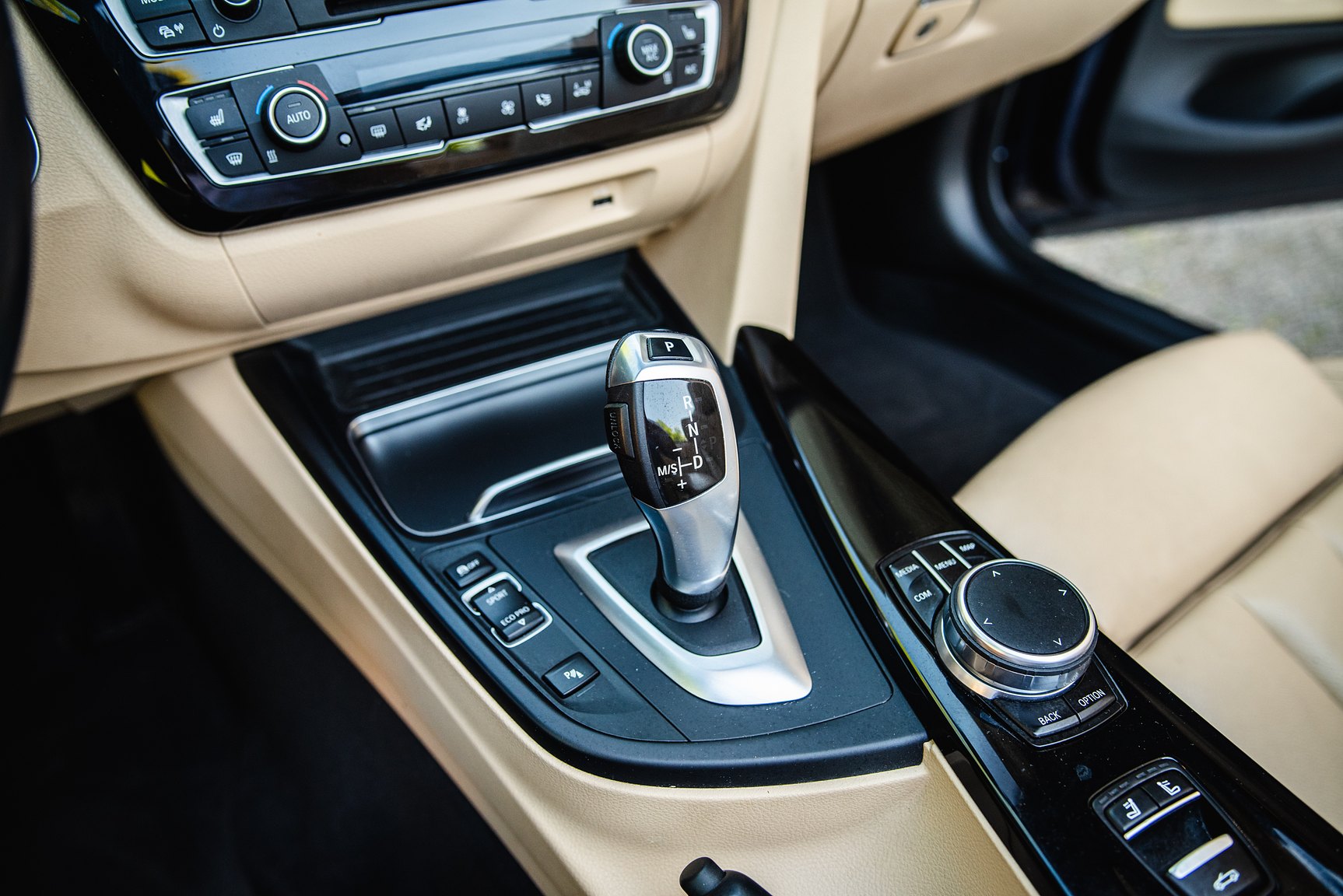 Interior image of 2018 BMW 430i xDrive Convertible