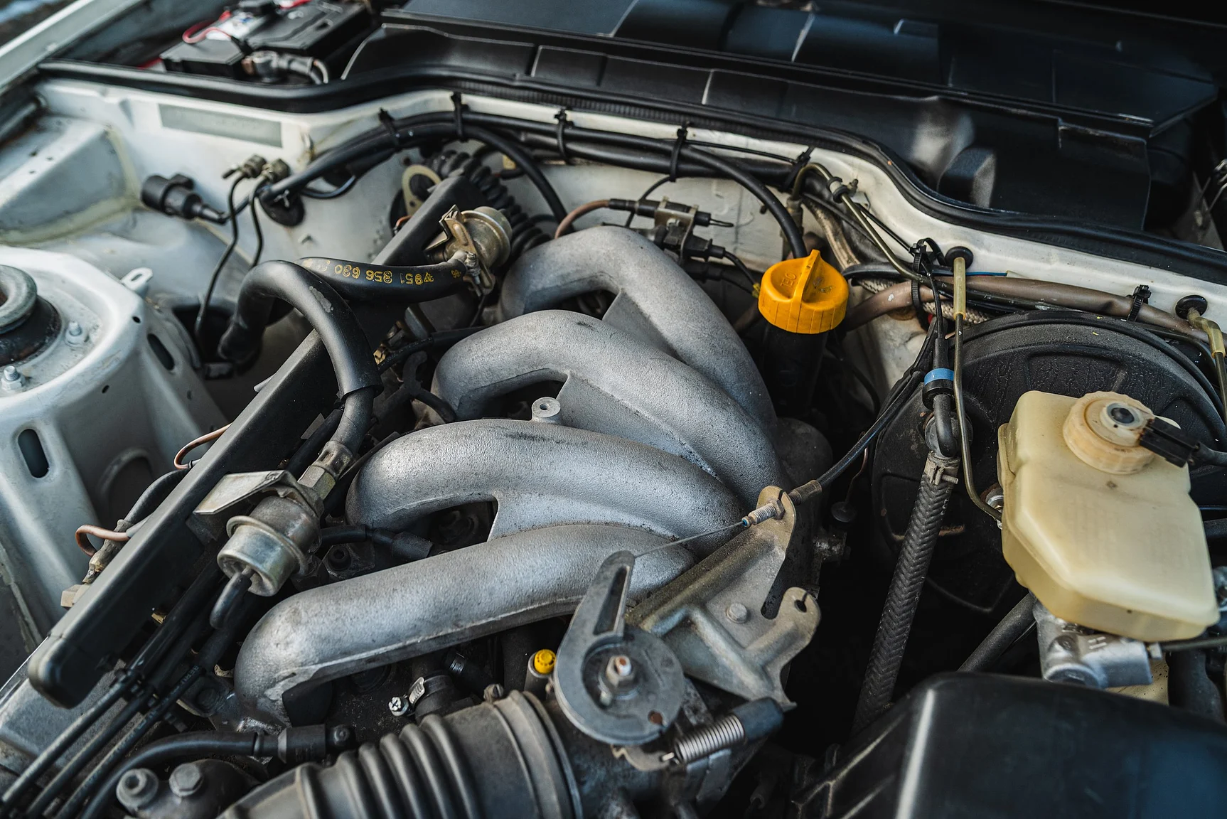 Image of 1986 Porsche 944R (17) mechanics