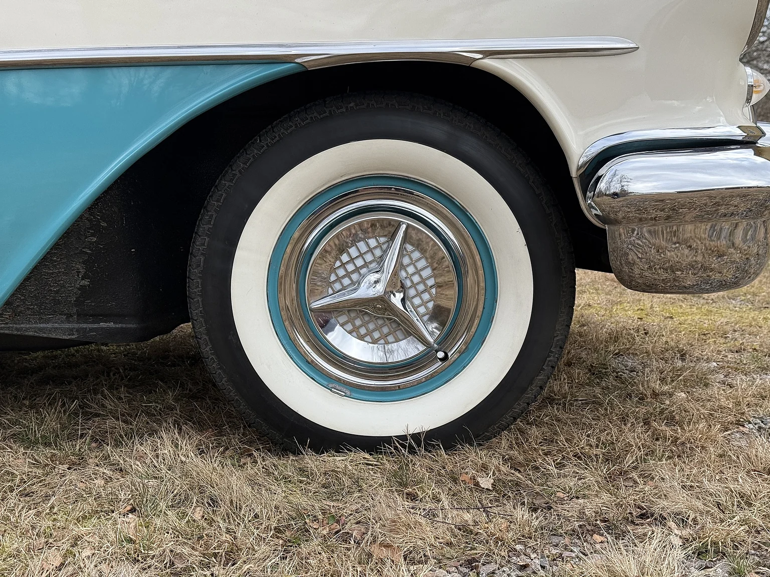 Exterior image of 1955 Oldsmobile Super 88 (23)