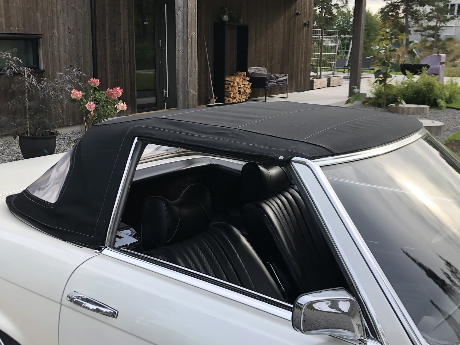 Exteriörbild på 1972 Mercedes-Benz 350 SL