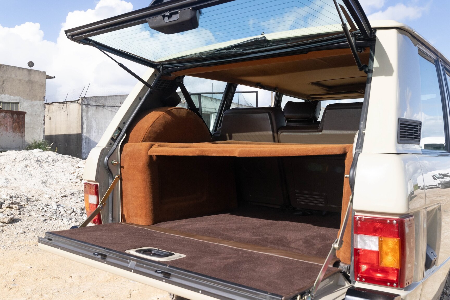 Innenraumfoto von 1991 Range Rover Restomod