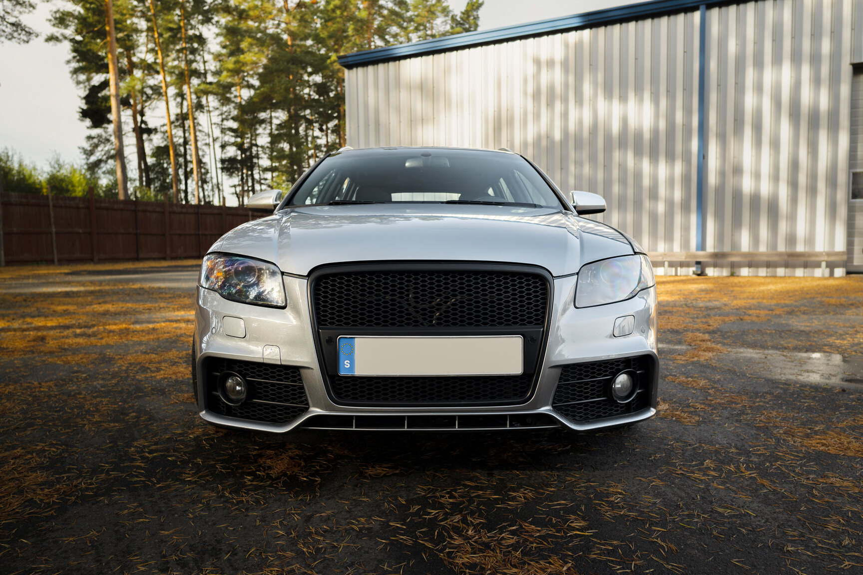 Exterior image of 2005 Audi S4 Avant (2)