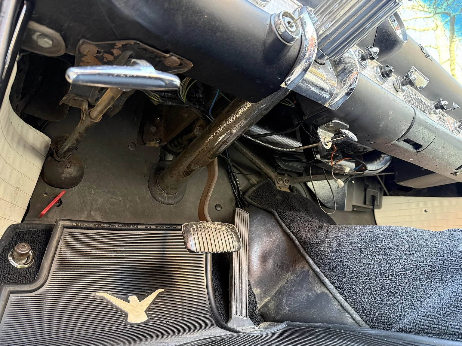 Interior image of 1955 Ford Thunderbird (13)