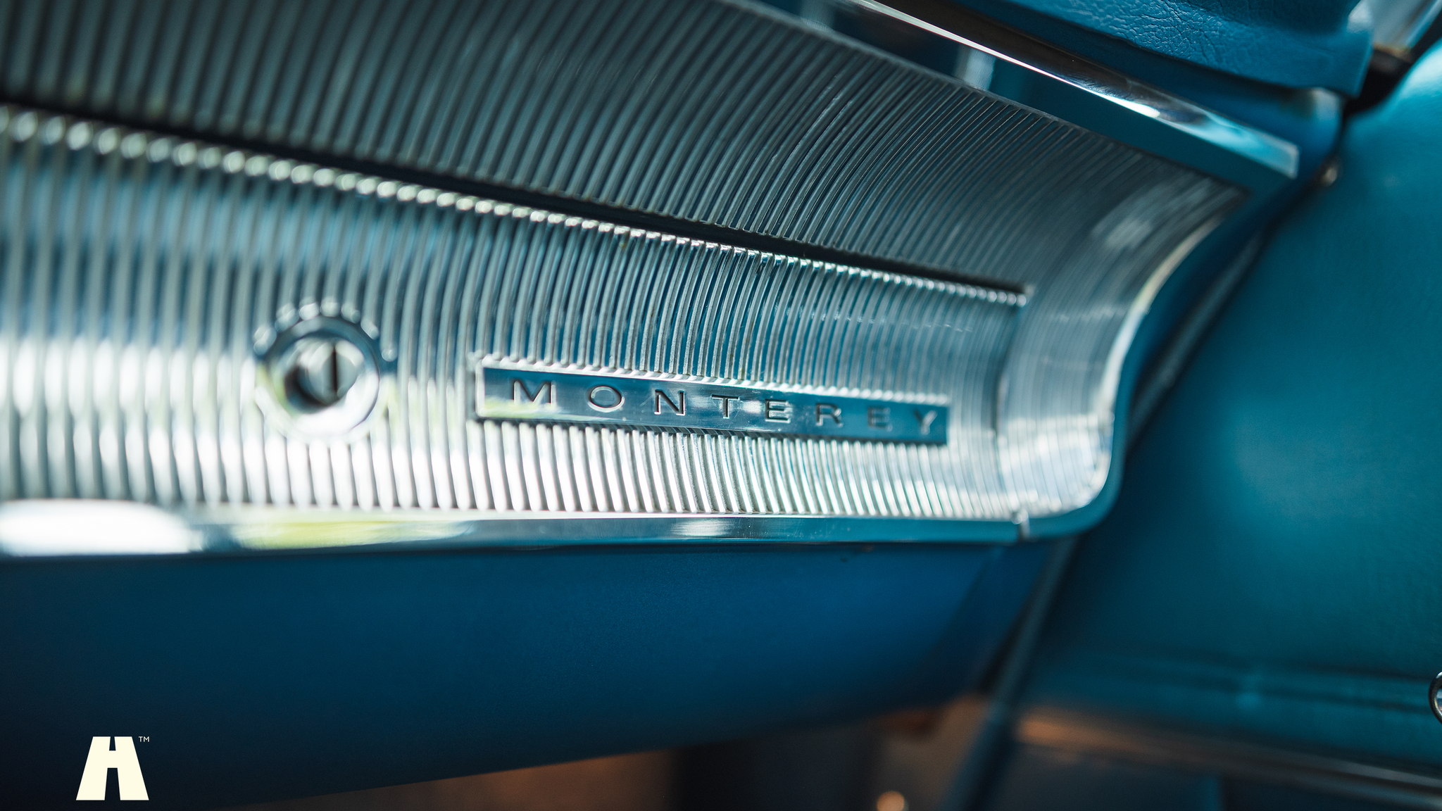 Interior image of 1963 Mercury Monterey Custom 4-door (22)