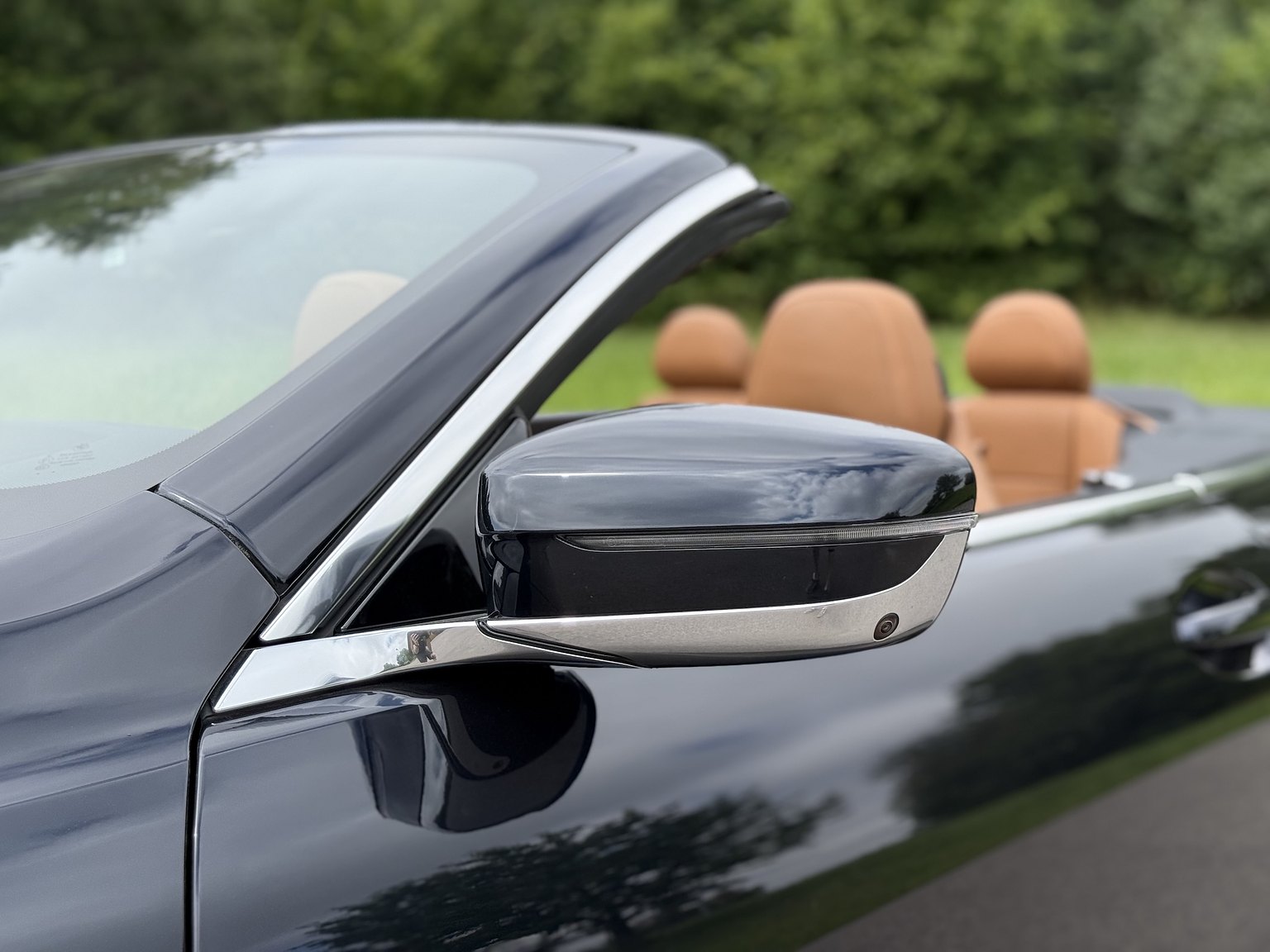 Exterior image of 2019 BMW M850i xDrive Convertible Steptronic