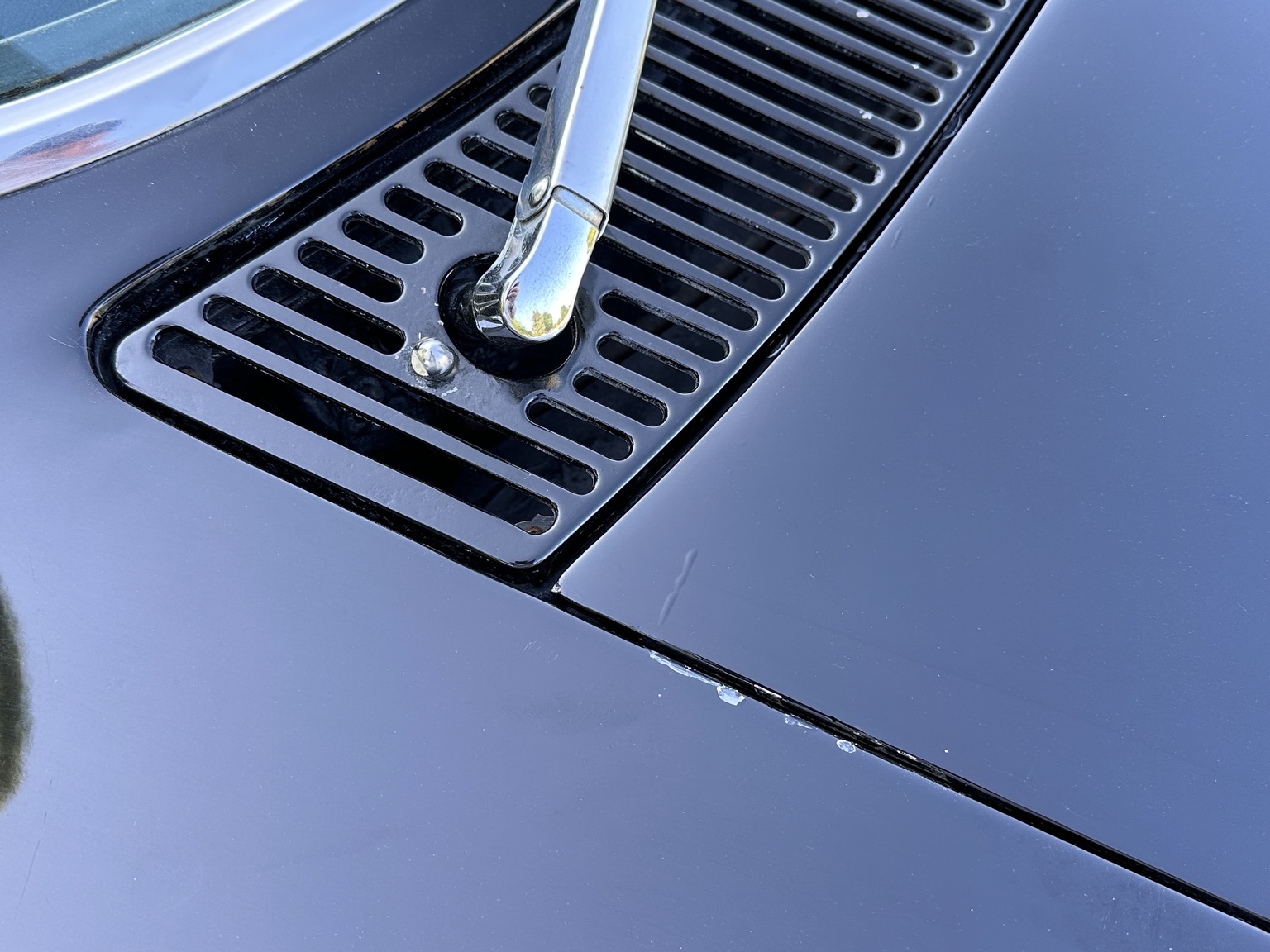 Exterior image of 1964 Corvette C2 Stingray Cabriolet (15)