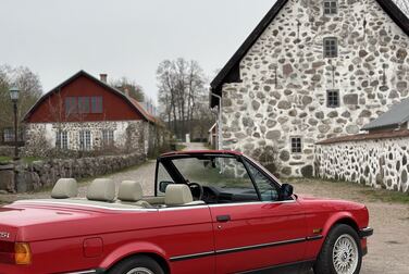 Exteriörbild på 1987 BMW 325i Convertible